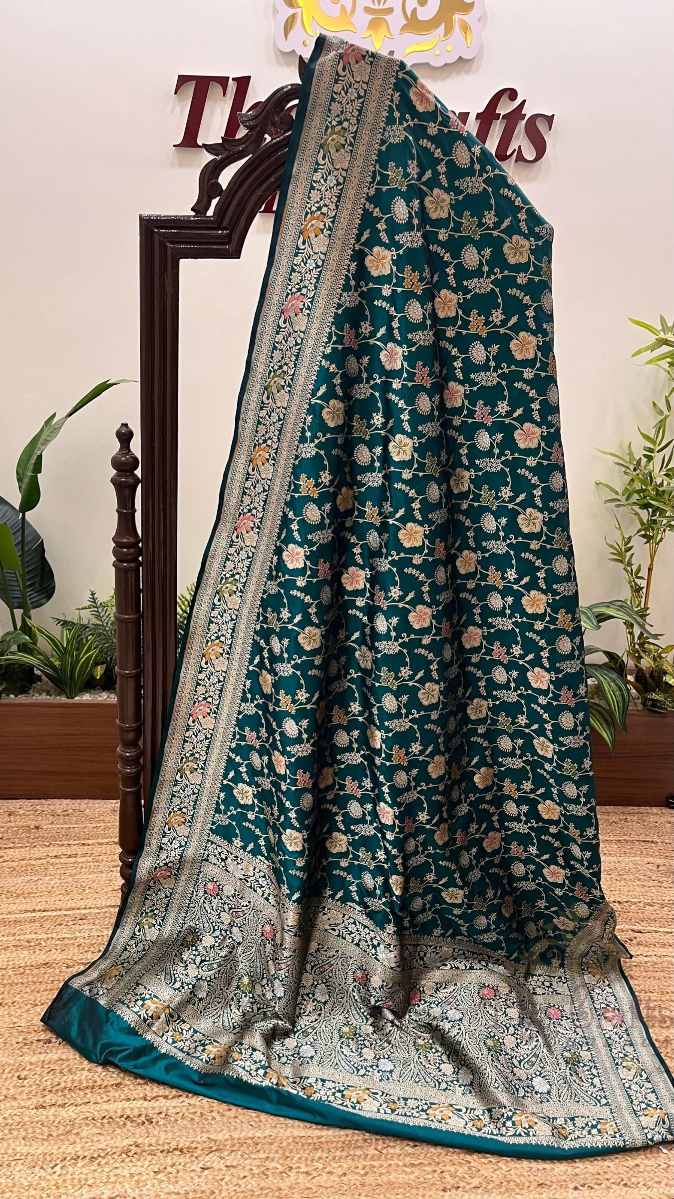 Pure Katan Silk Handloom Banarasi Saree - Jaal Work With Meenakari