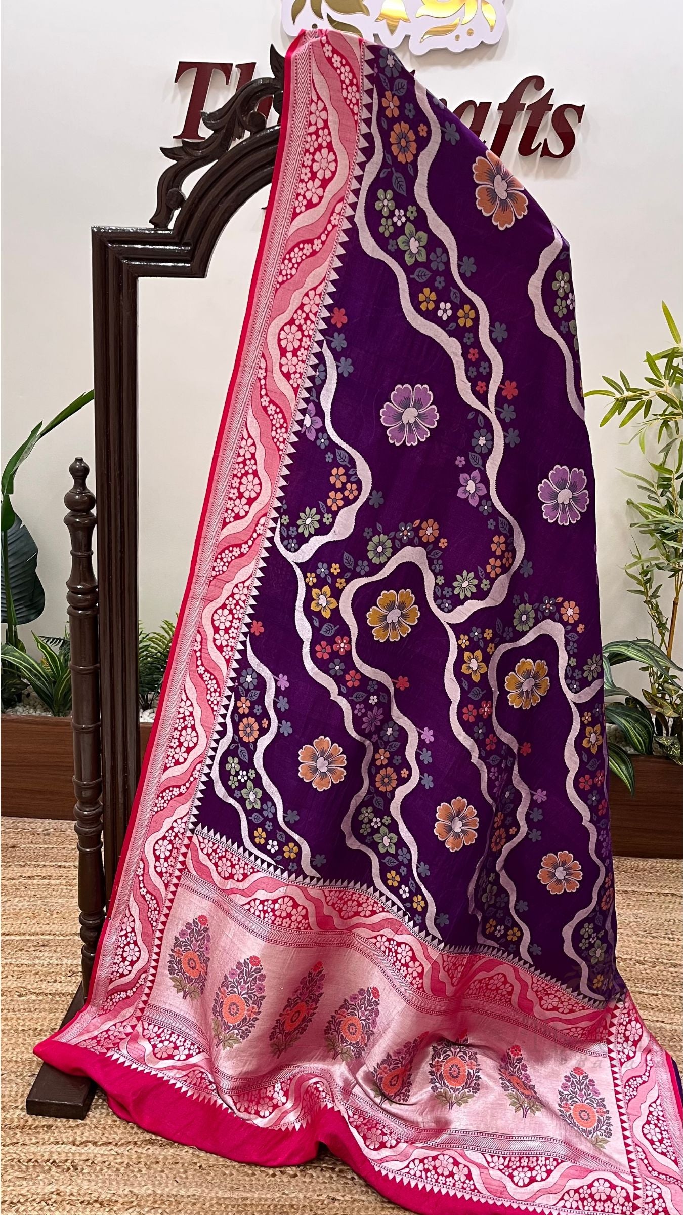 Tussar Georgette Handloom Banarasi Saree - Meenakari