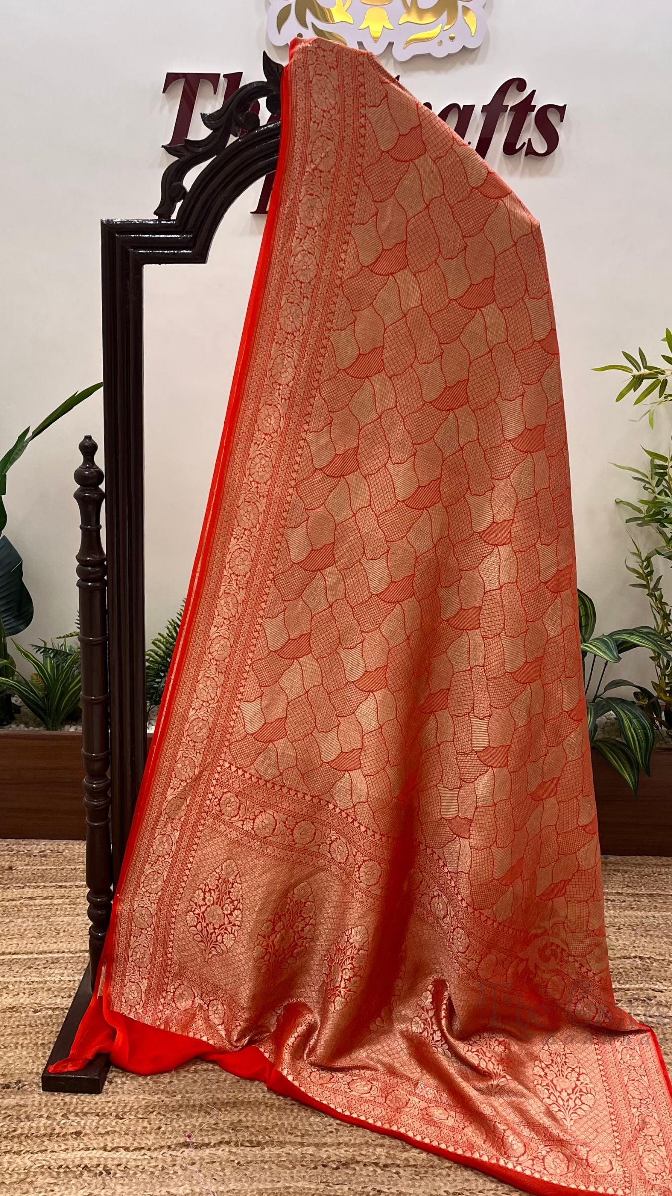 Khaddi Georgette Handloom Banarasi Saree - Tanchui Brocade