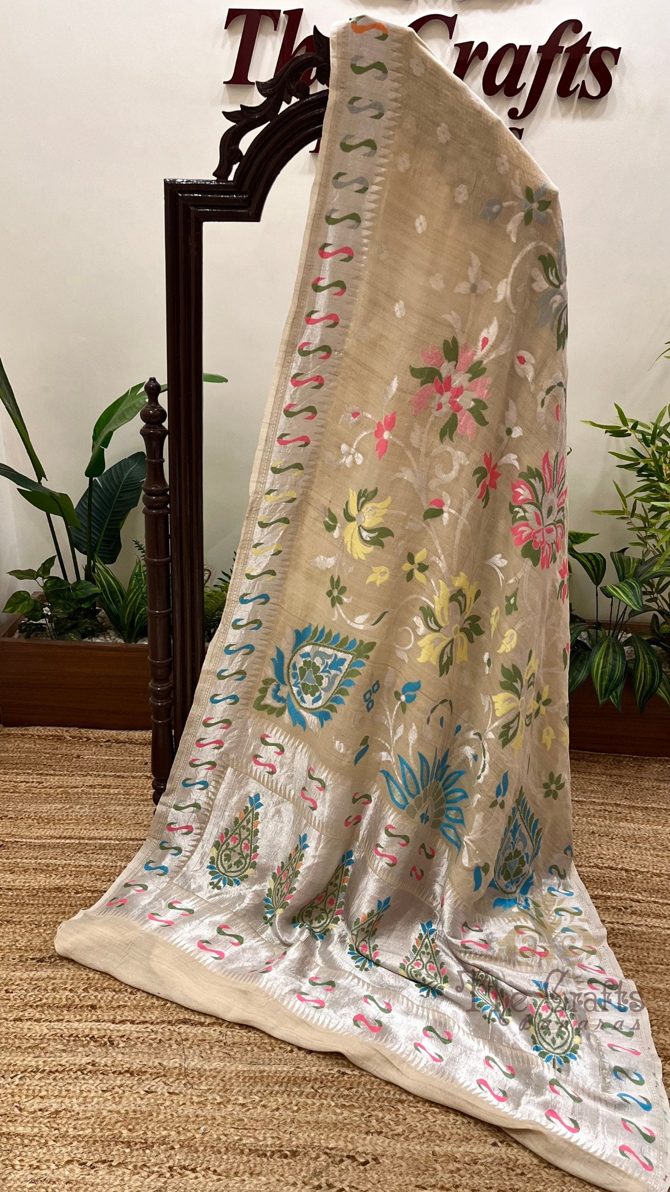 Tussar Georgette Handloom Banarasi Saree - Meenakari
