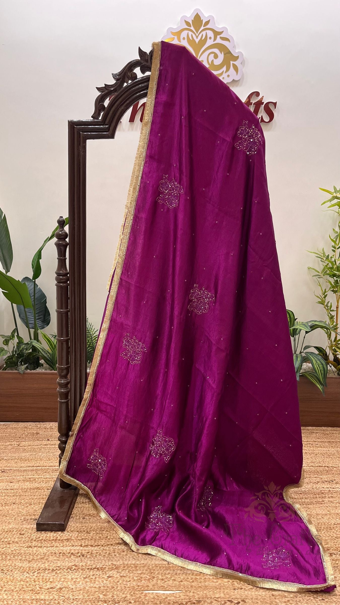 Pure Dupion Silk Handloom Banarasi Saree - handwork motifs