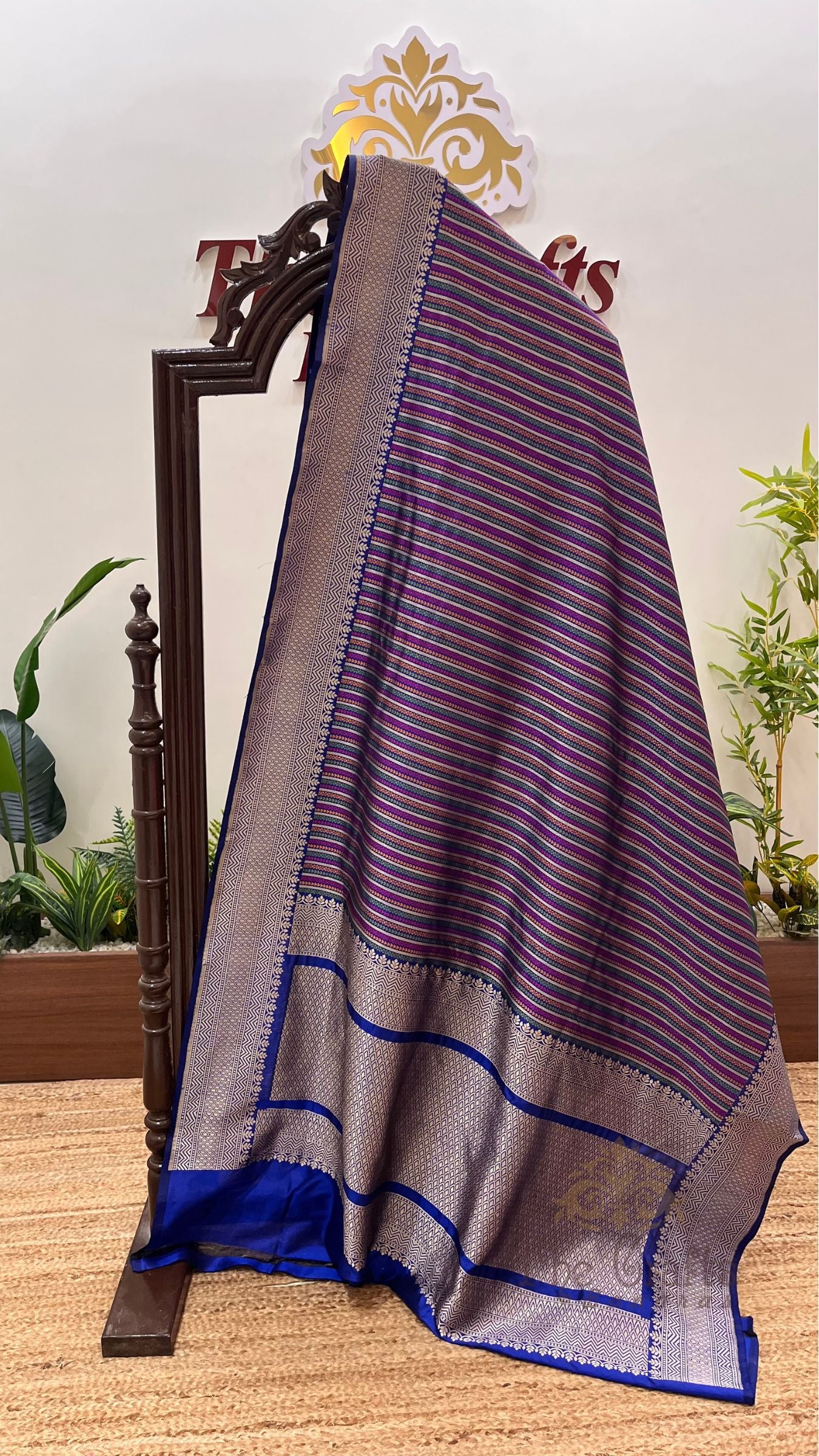 Rangkat Pure Katan Silk Handloom Banarasi Saree - with kadhua work