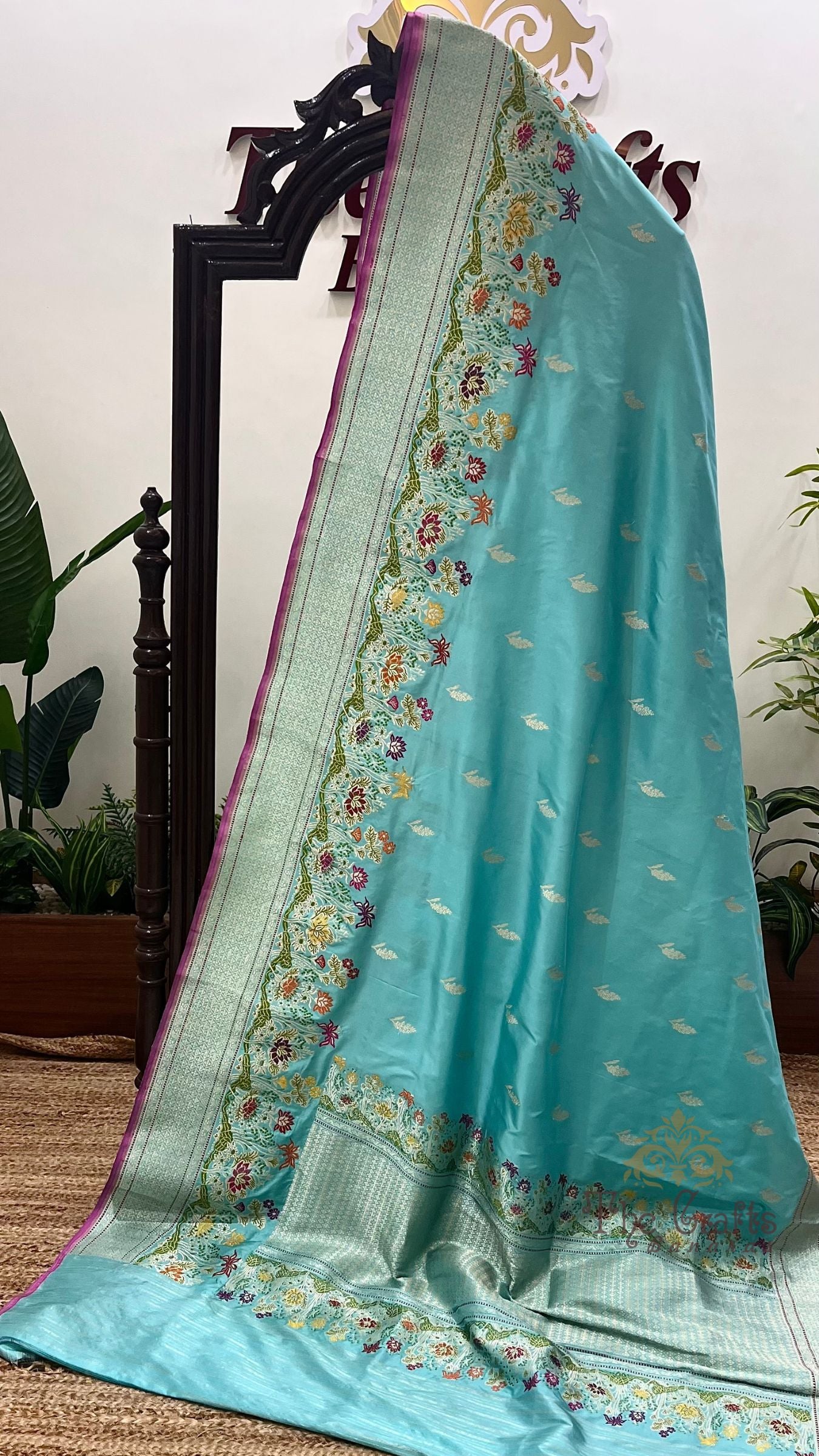 Pure Katan Silk Handloom Banarasi Saree - with kadhua meenakari motifs