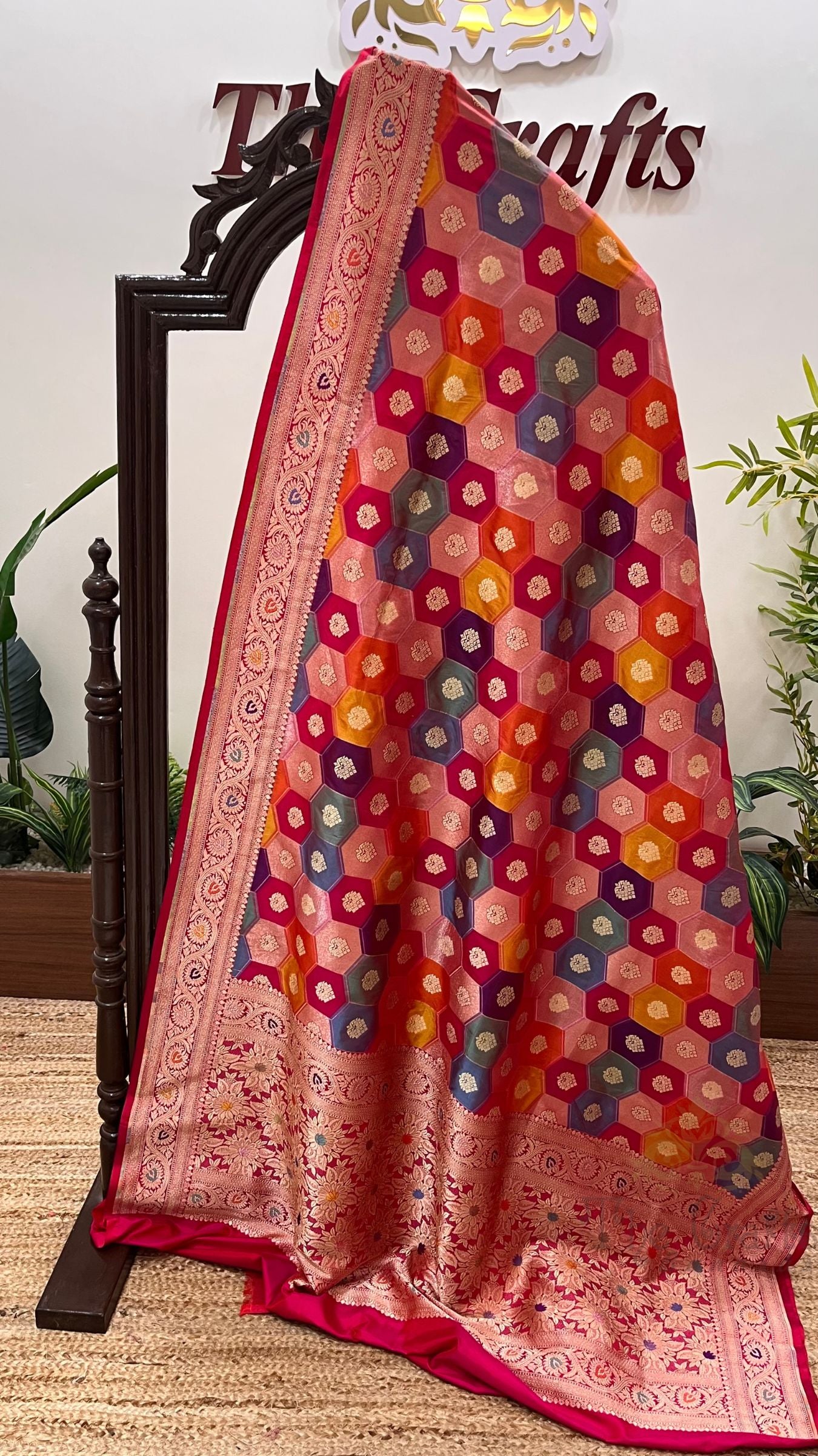 Rangkat Pure Katan Silk Handloom Banarasi Saree - Jaal with meenakari