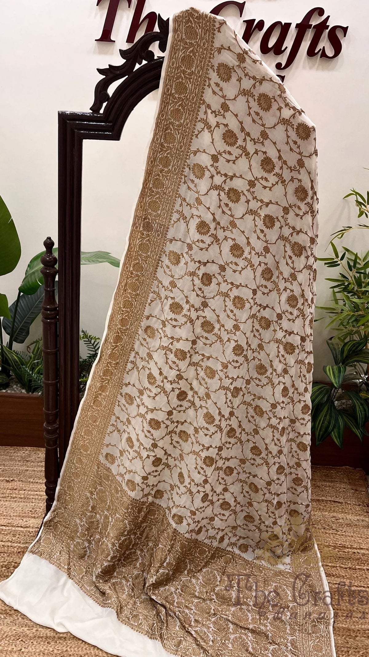 Khaddi Georgette Banarasi Saree - Antique Zari