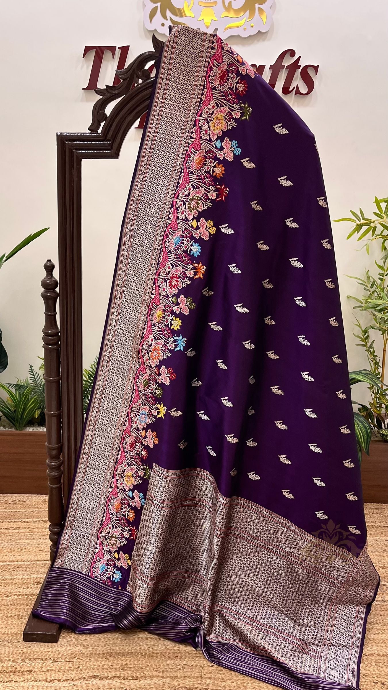 Pure Katan Silk Handloom Banarasi Saree - with kadhua meenakari motifs