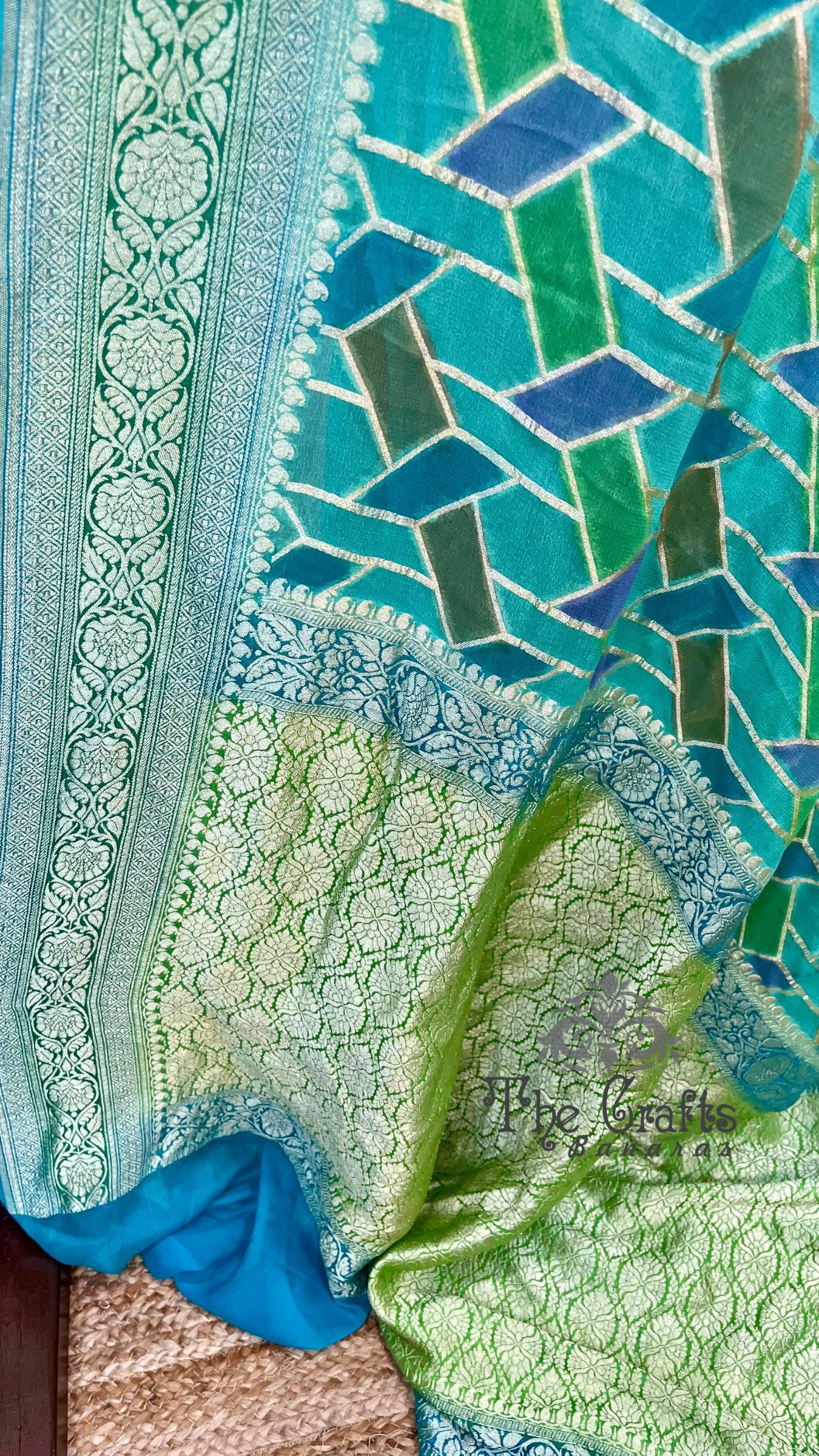 Khaddi Georgette Handloom Banarasi Saree - Water Zari