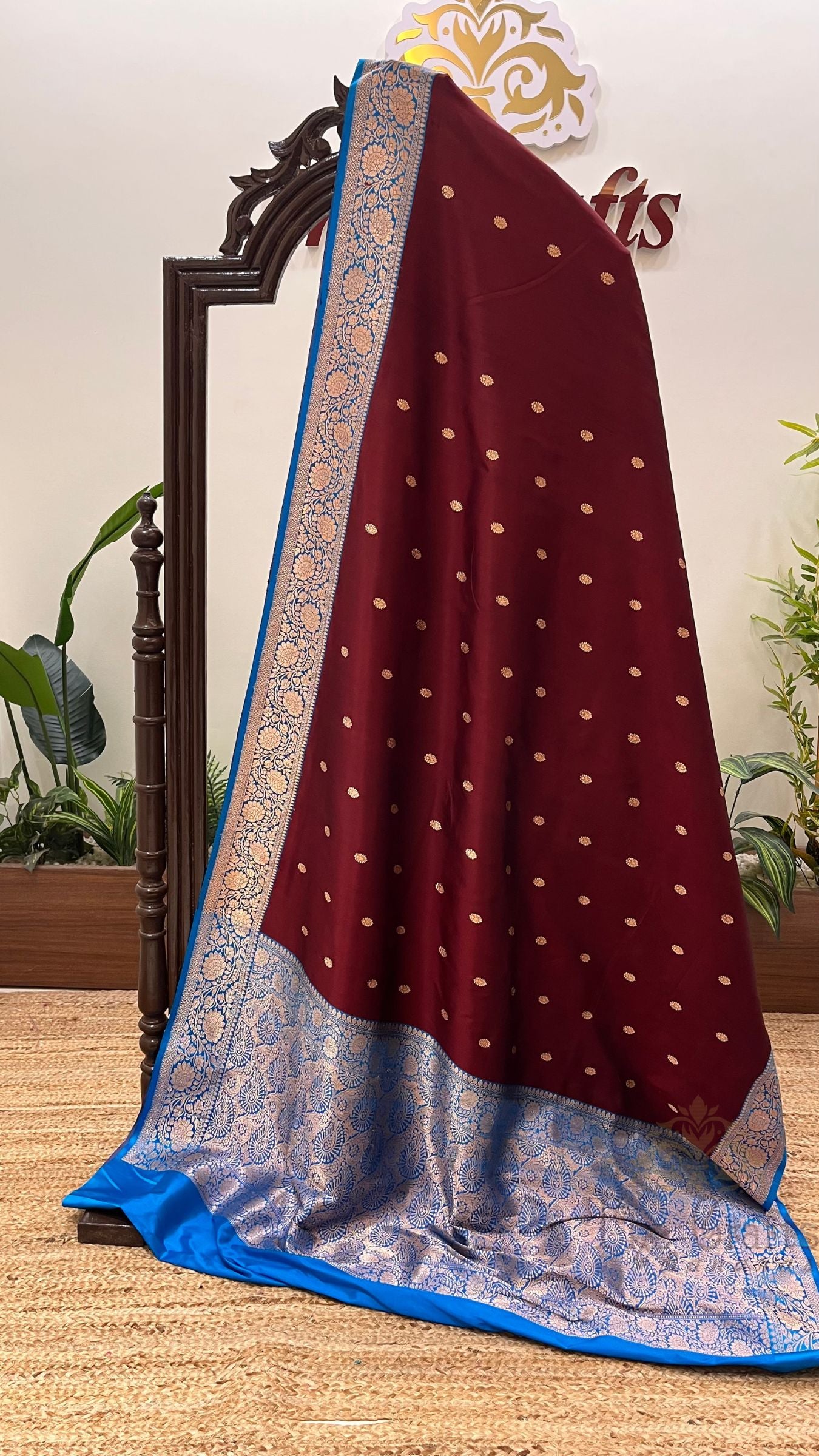 Pure Katan Silk Handloom Banarasi Saree - with kadhua motifs