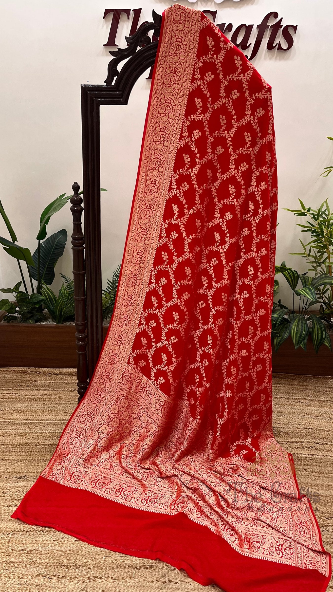 Khaddi Georgette Banarasi Saree - Gold Zari