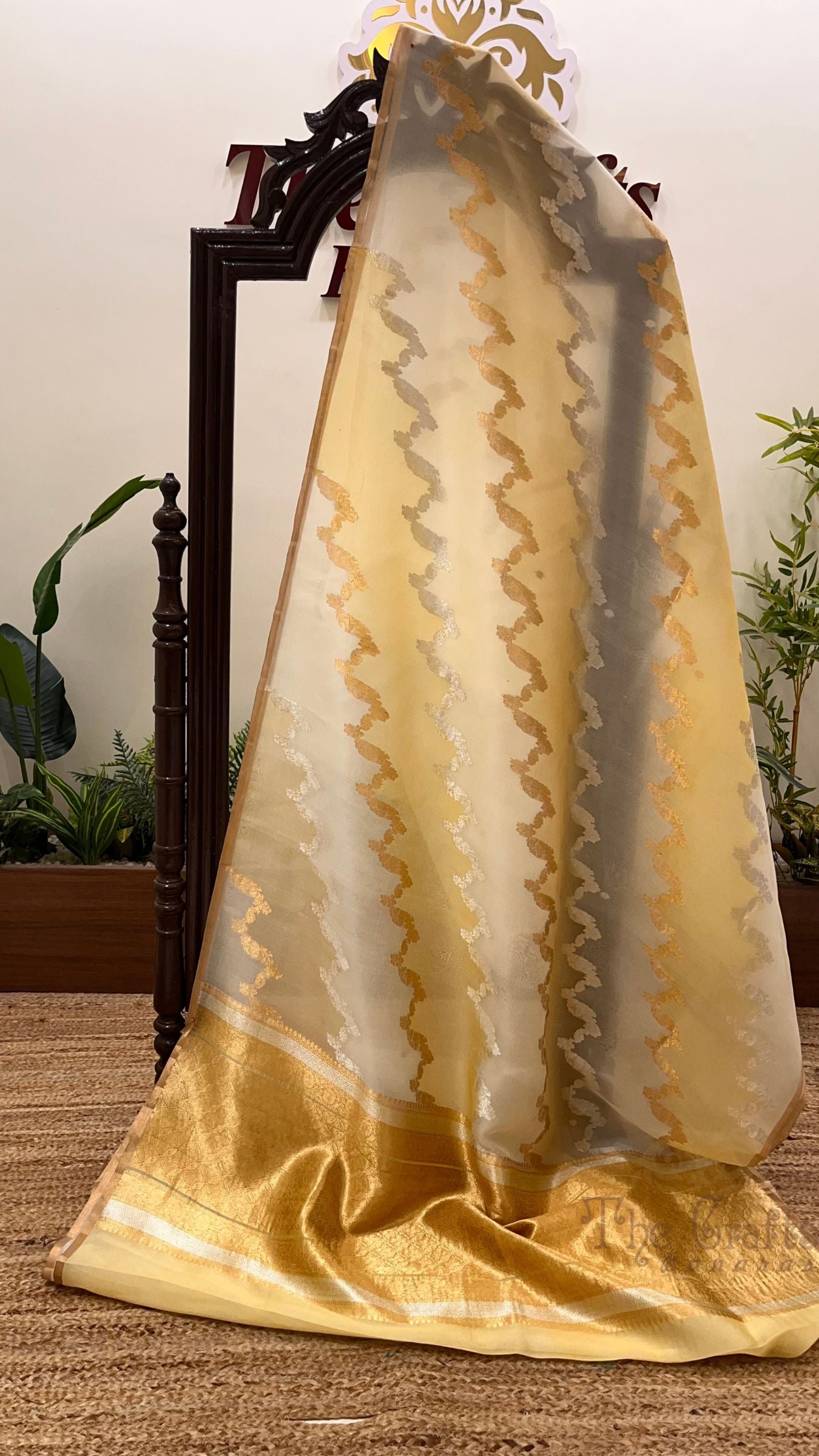 Rangkat Pure Kora Silk Handloom Banarasi Saree- Kadhua Stripes