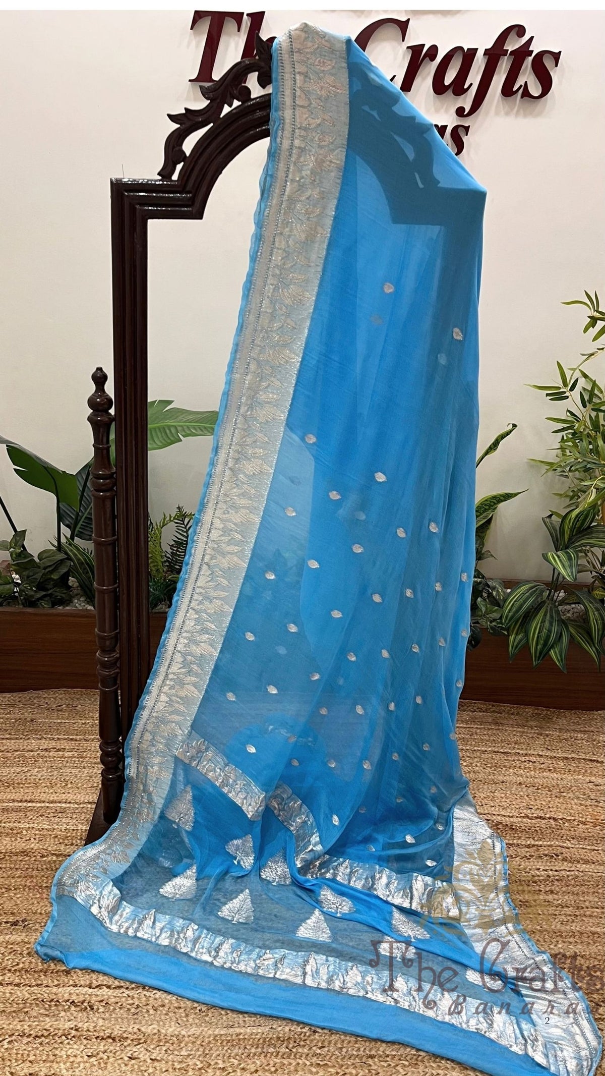Pure Handloom Georgette Banarasi Saree - Silver Zari