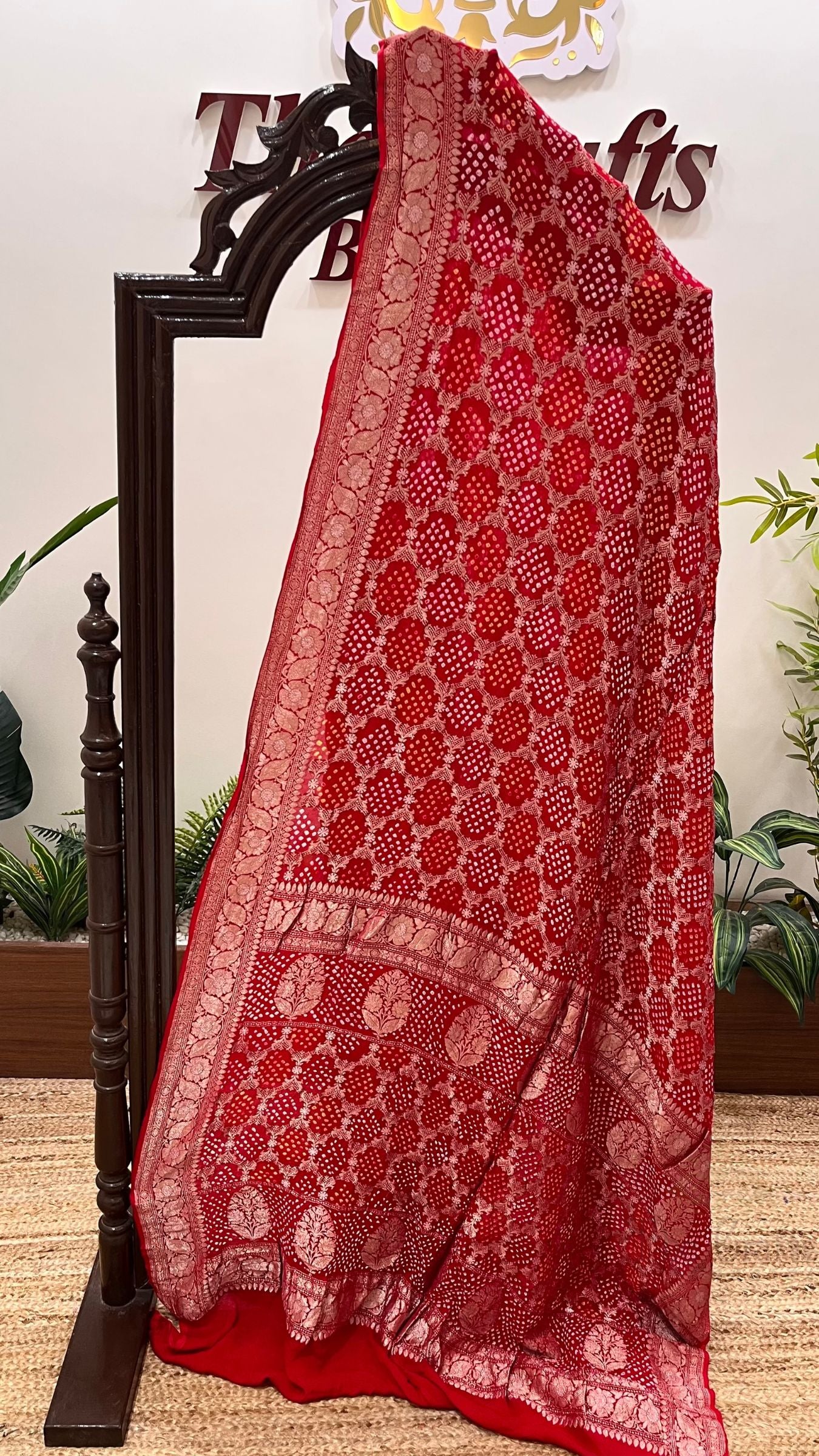 Pure Georgette Handloom Banarasi Bandhej Saree - All Over Kadiyal Jaal Work