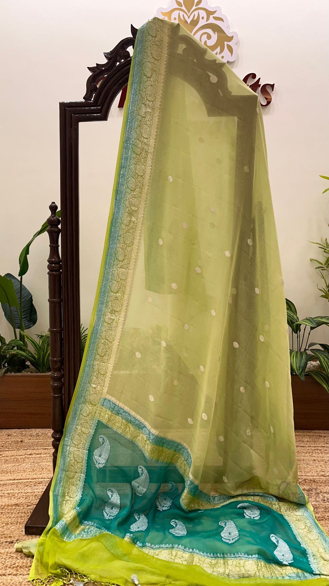 Pure Georgette Handloom Banarasi Saree