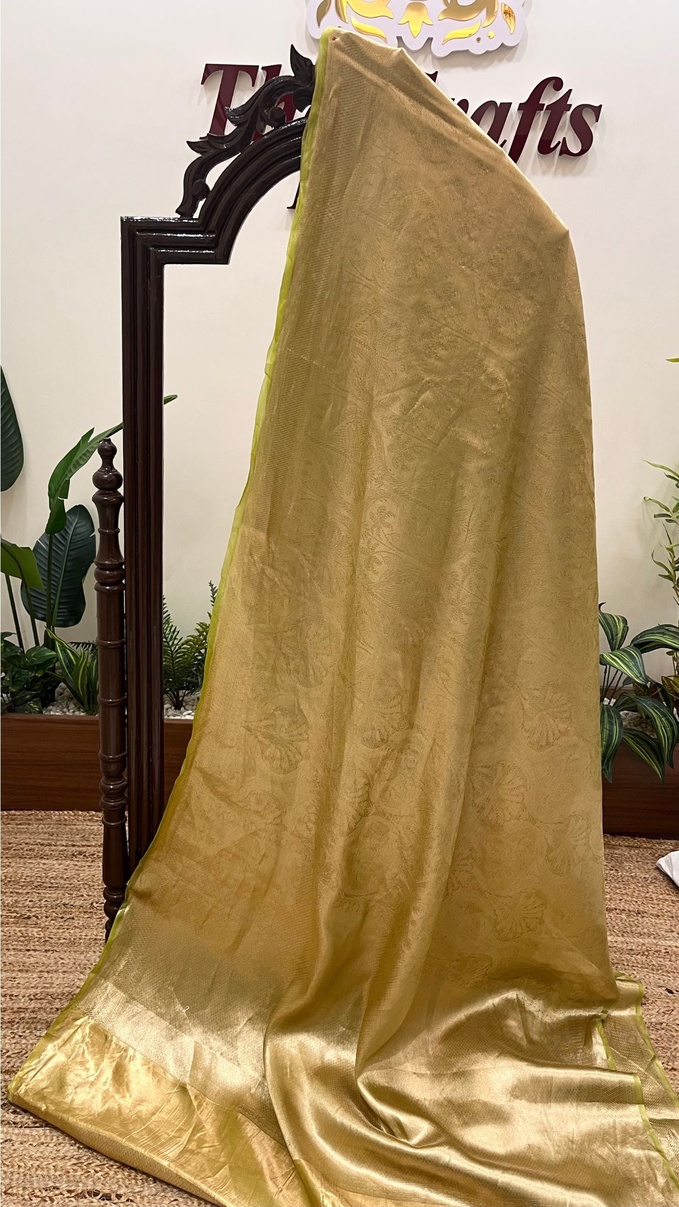 Pure Tissue Brocade Banarasi Saree