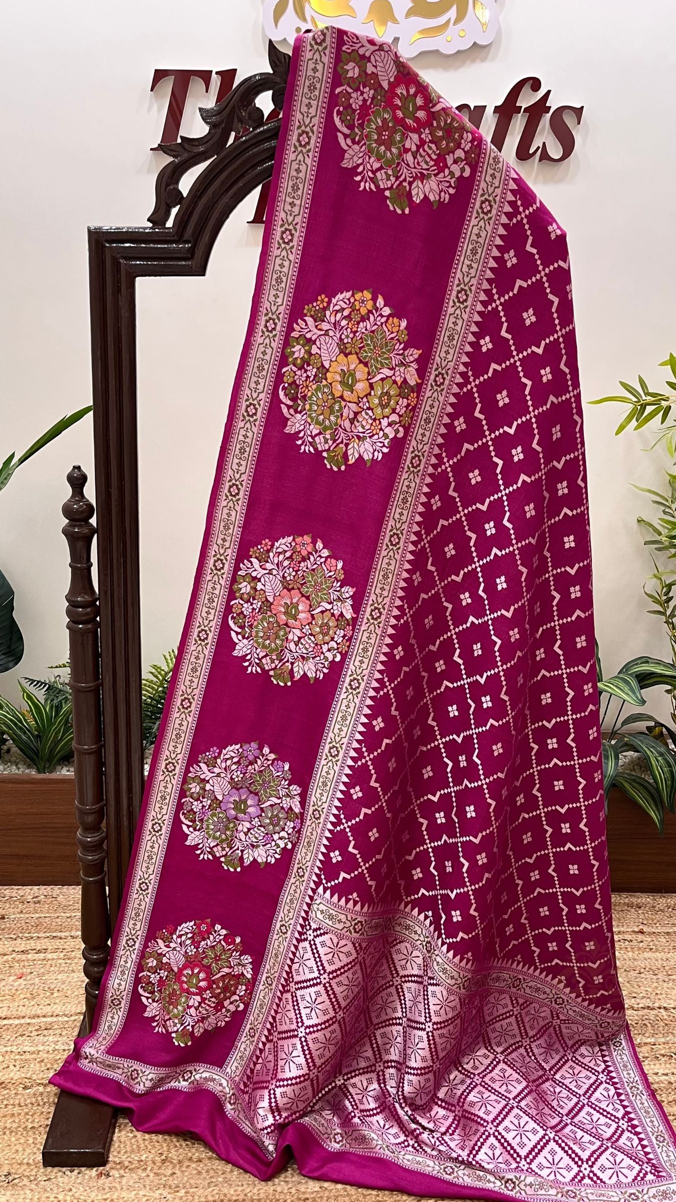 Tussar Georgette Handloom Banarasi Saree - Meenakari
