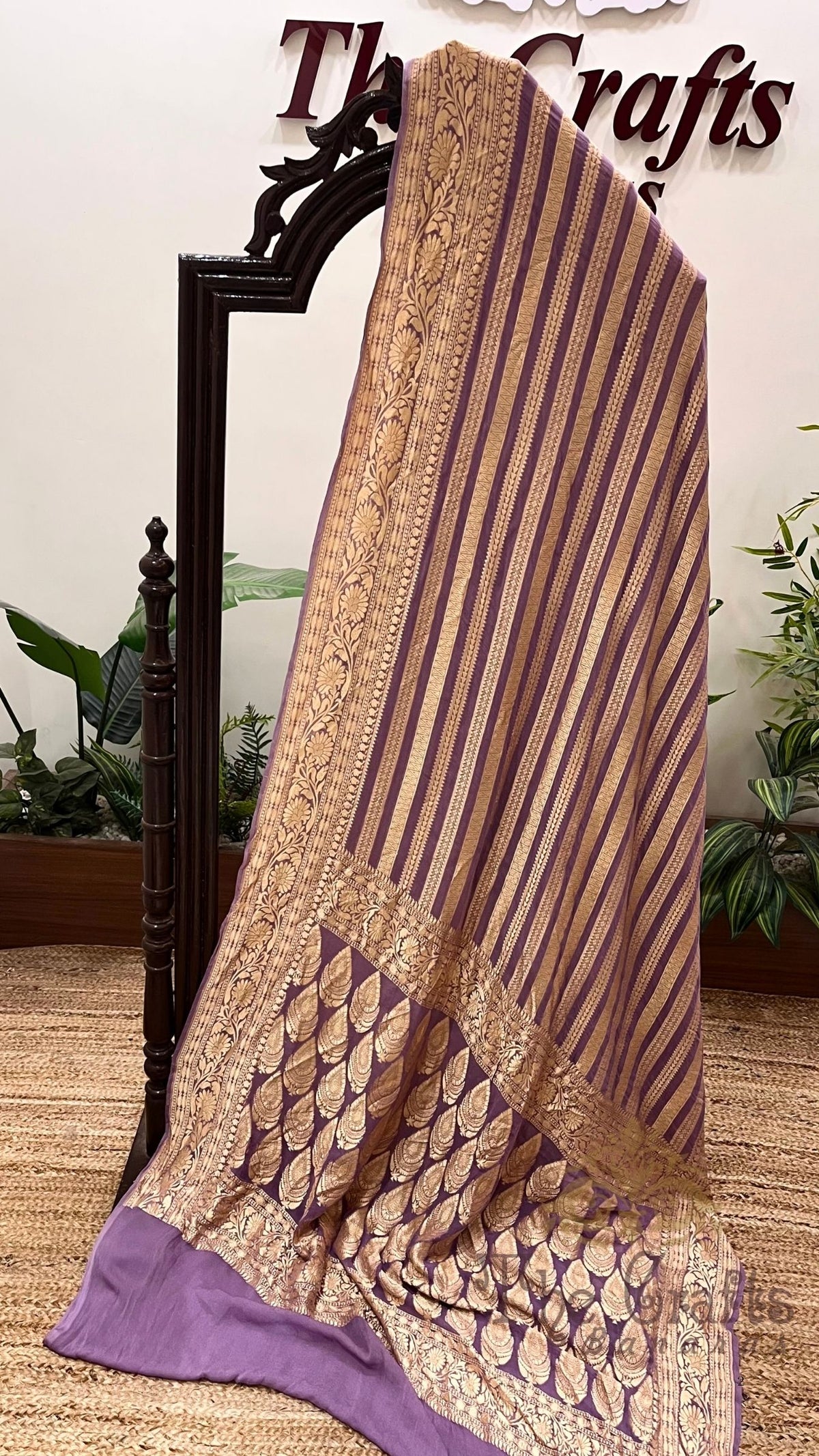 Khaddi Georgette Banarasi Saree - Gold Zari