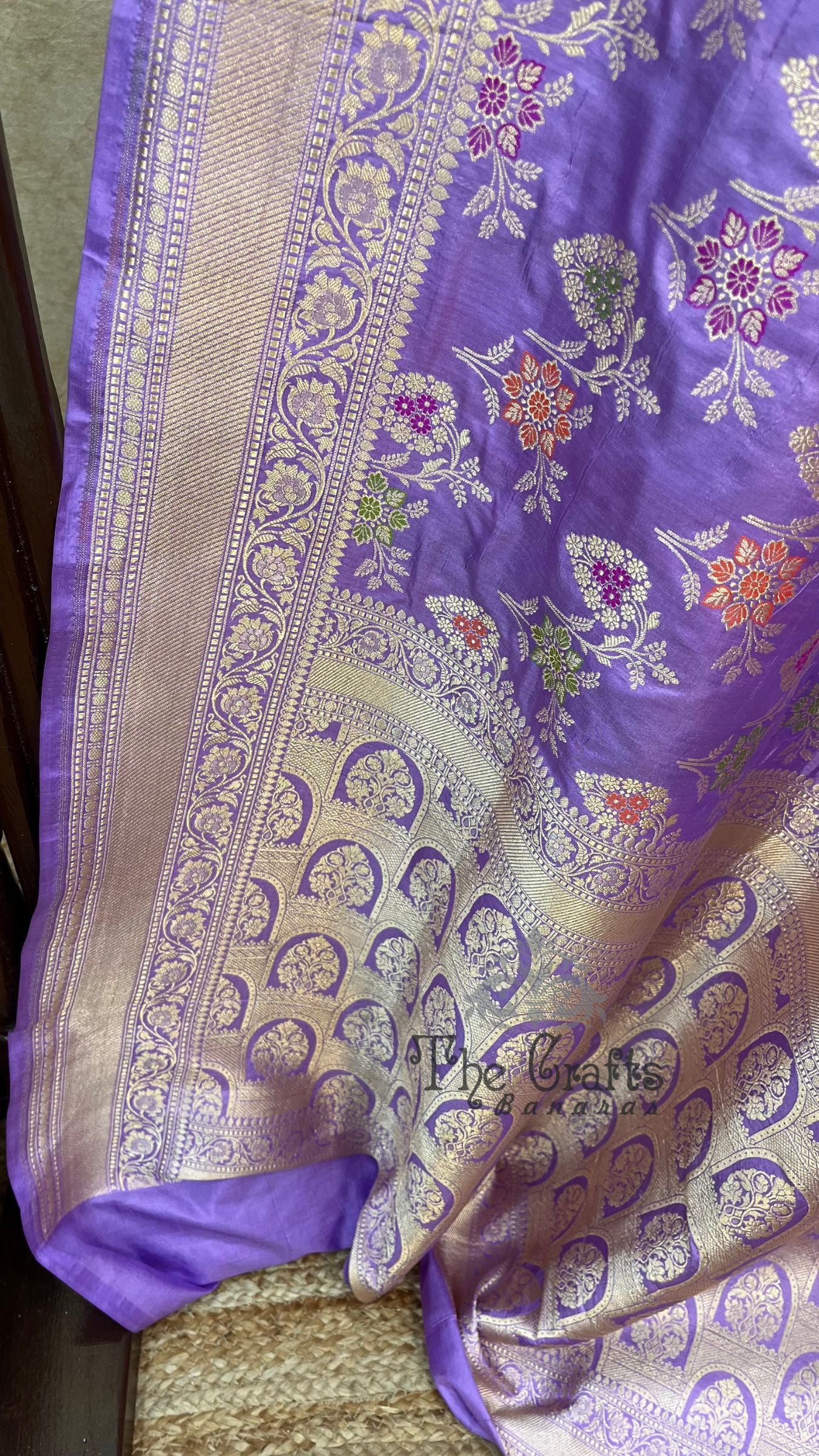 Pure Katan Silk Handloom Banarasi Saree - Jaal With Meenakari