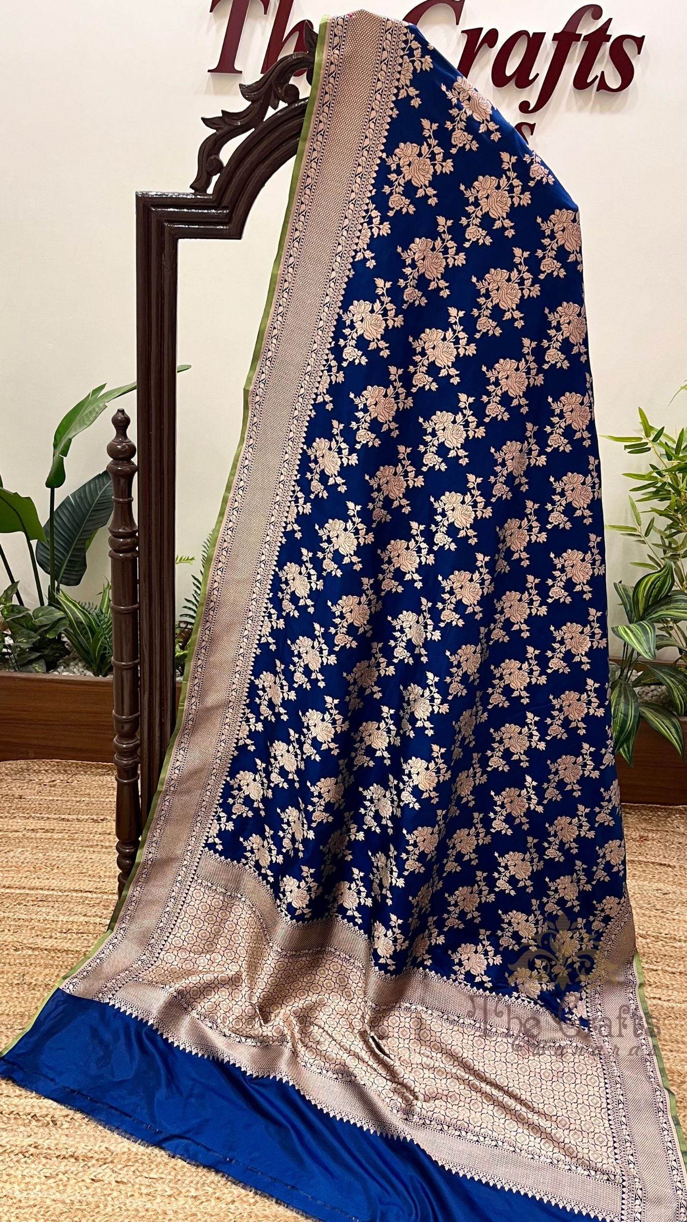 Pure Katan Silk Handloom Banarasi Saree - Jaal work