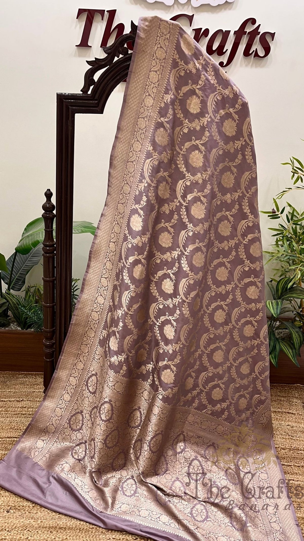 Pure Katan Silk Handloom Banarasi Saree - Jaal work