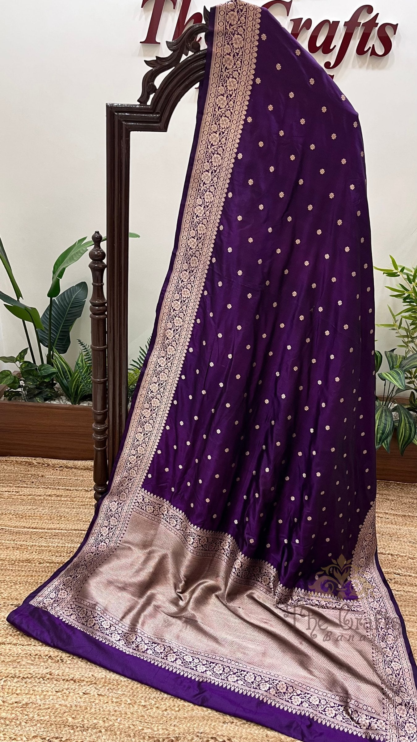 Pure Katan Silk Handloom Banarasi Saree - Motifs work