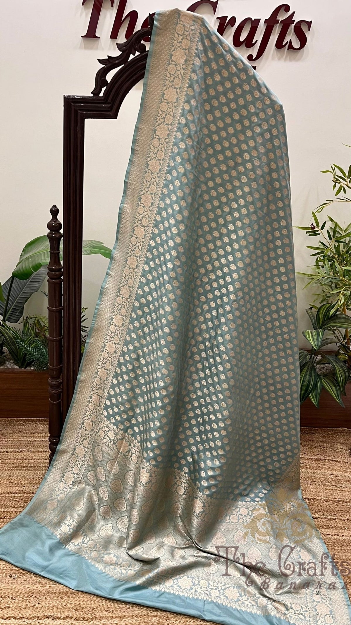 Pure Katan Silk Handloom Banarasi Saree - Jaal work