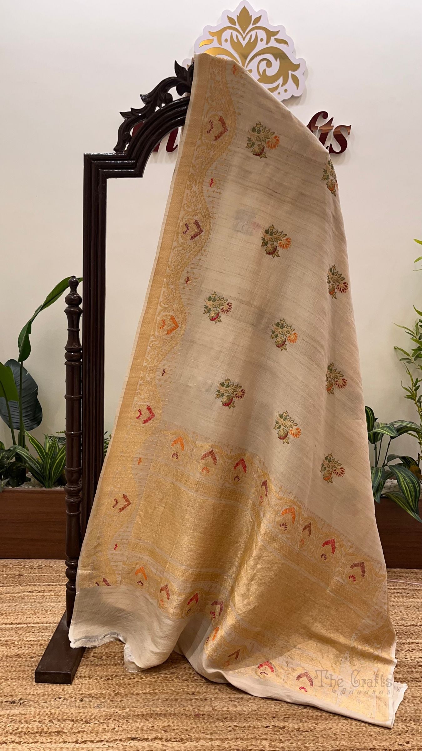 Tussar Georgette Handloom Banarasi Saree - Meenakari