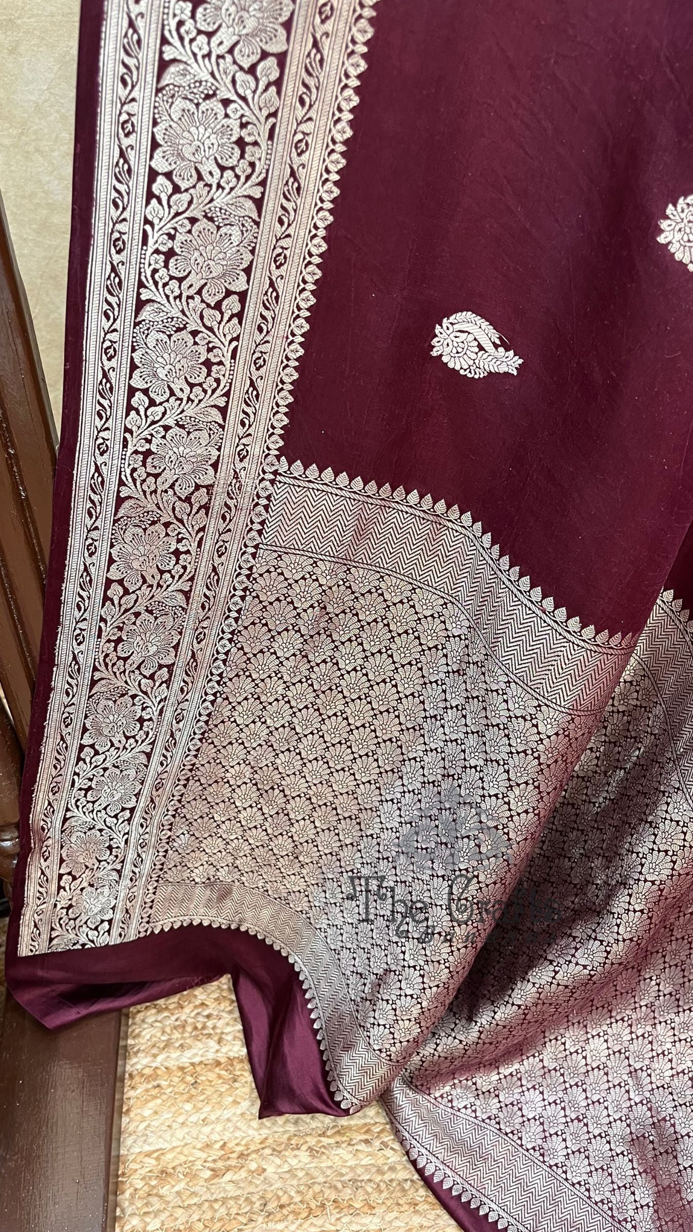 Pure Mashru Silk Handloom Banarasi Saree - with kadhua border buti