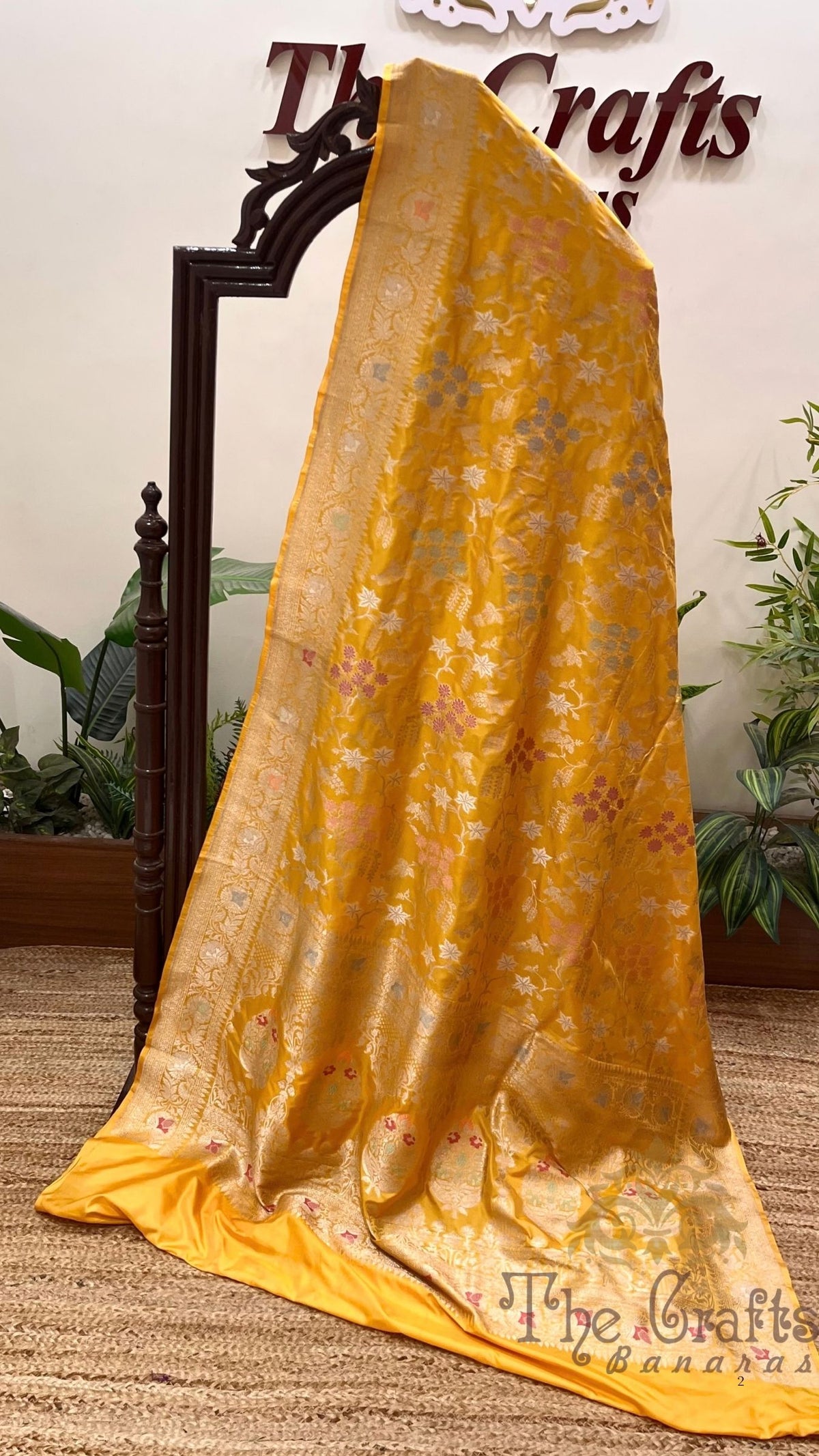 Pure Katan Silk Handloom Banarasi Saree - Jaal Work with Meenakari