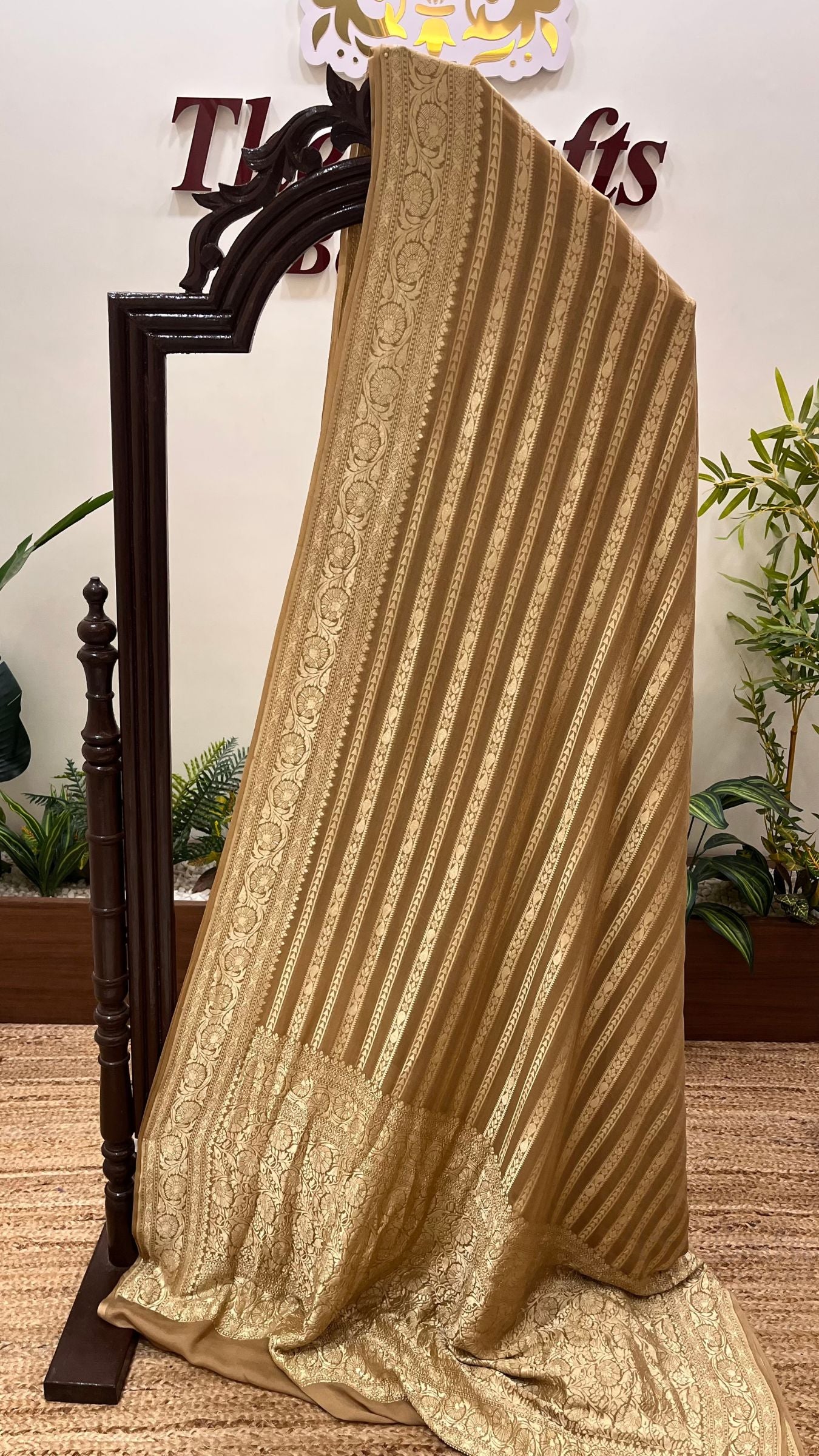 Khaddi Georgette Handloom Banarasi Saree - Water Zari