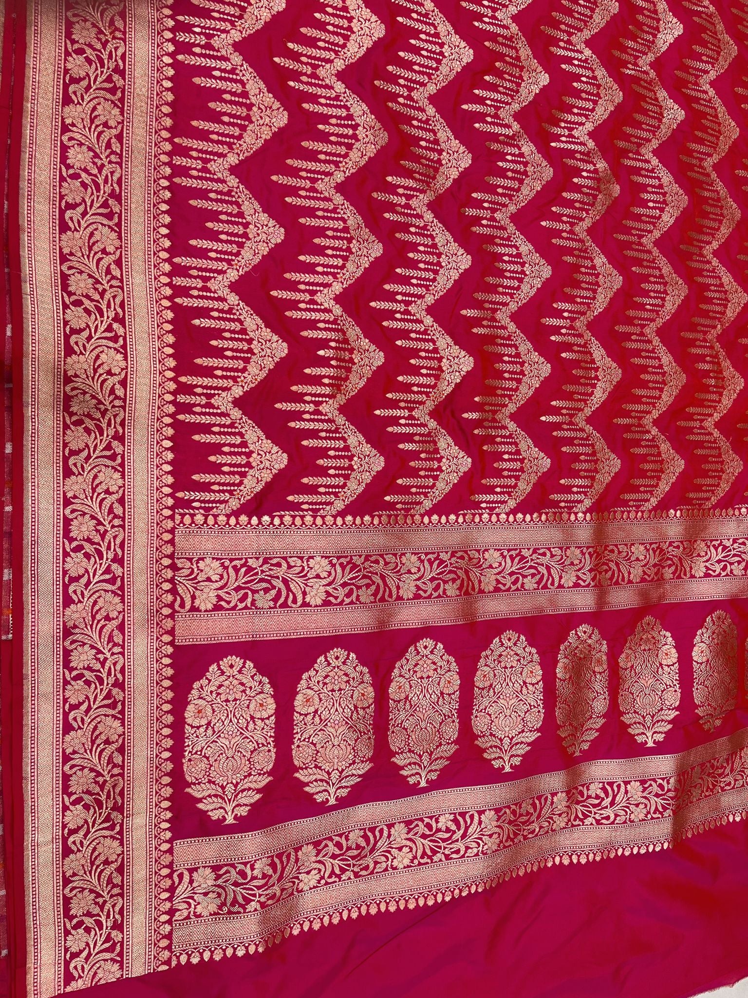 Pure Katan Silk Handloom Banarasi Saree - Jaal Work With Meenakari
