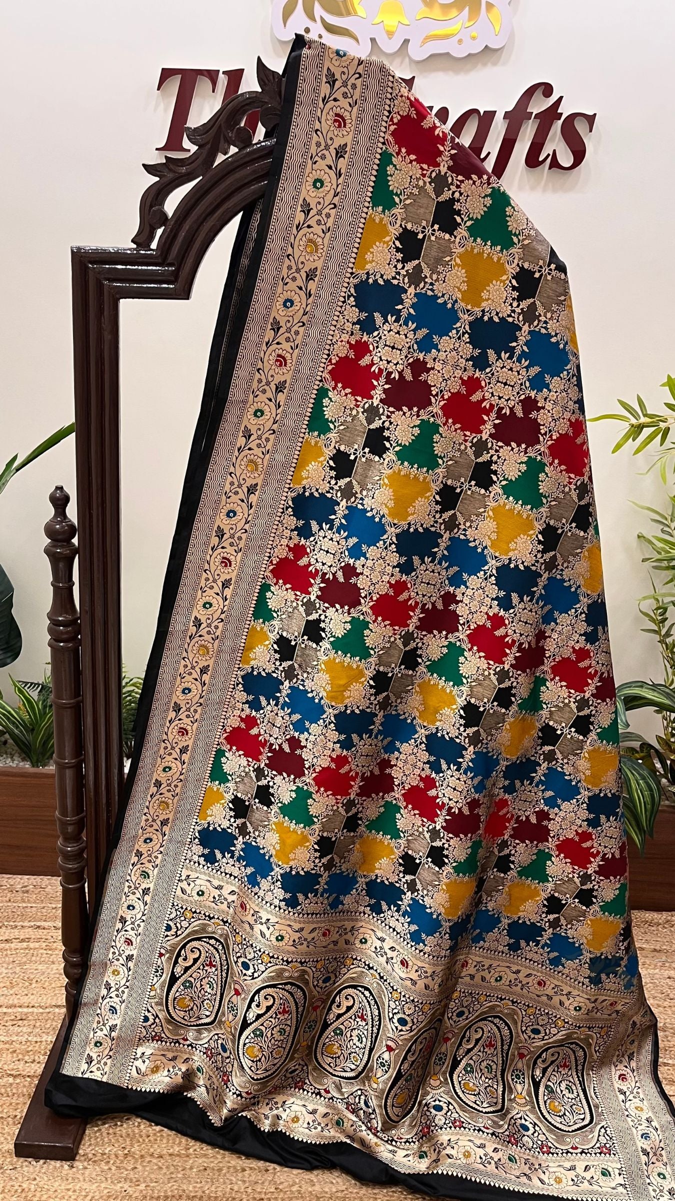 Rangkat Pure Katan Silk Handloom Banarasi Saree - Jaal With Meenakari