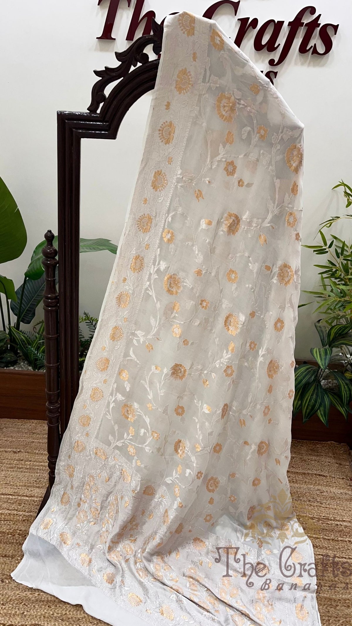 Khaddi Georgette Handloom Banarasi Saree - With sona roopa jaal work