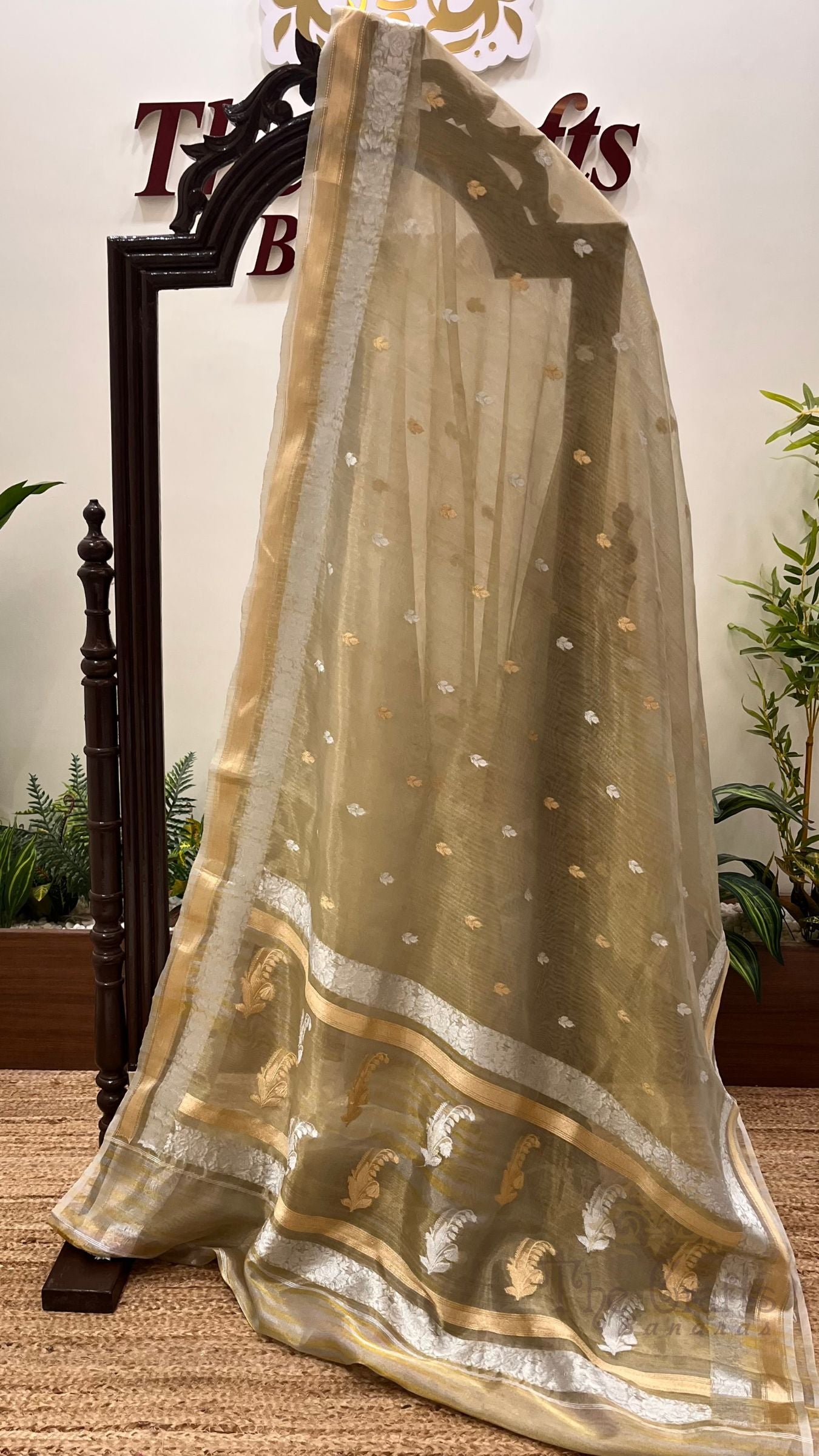 Pure Tissue Silk Handloom Banarasi Saree