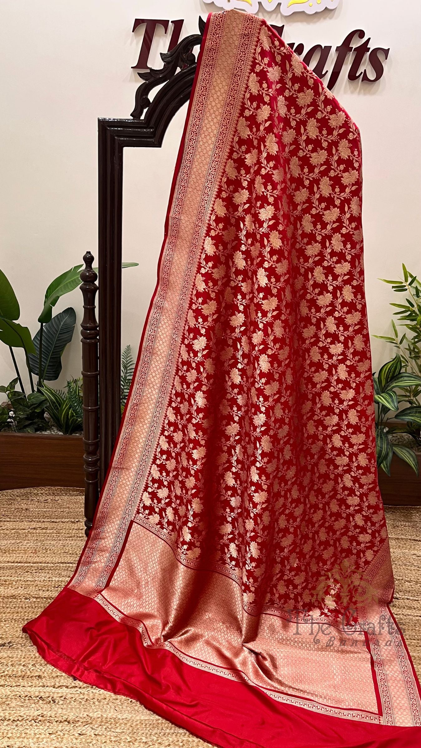 Pure Katan Silk Handloom Banarasi Saree - Jaal Work