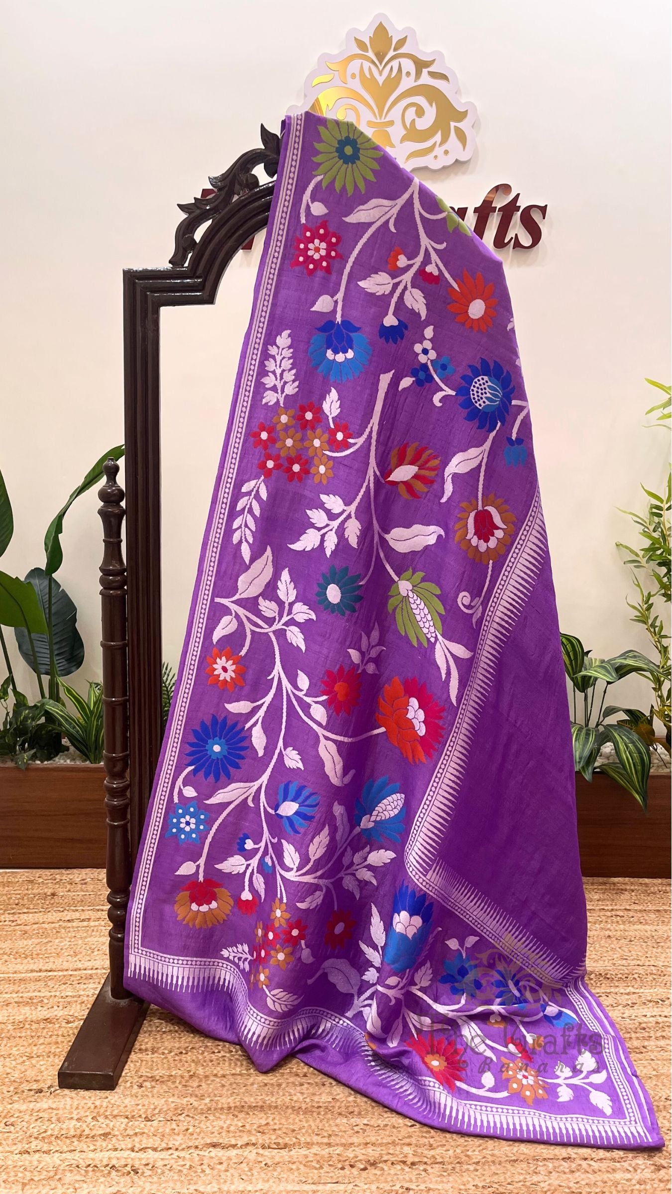 Tussar Georgette Handloom Banarasi Saree - Jaal with Tilfi Meenakari