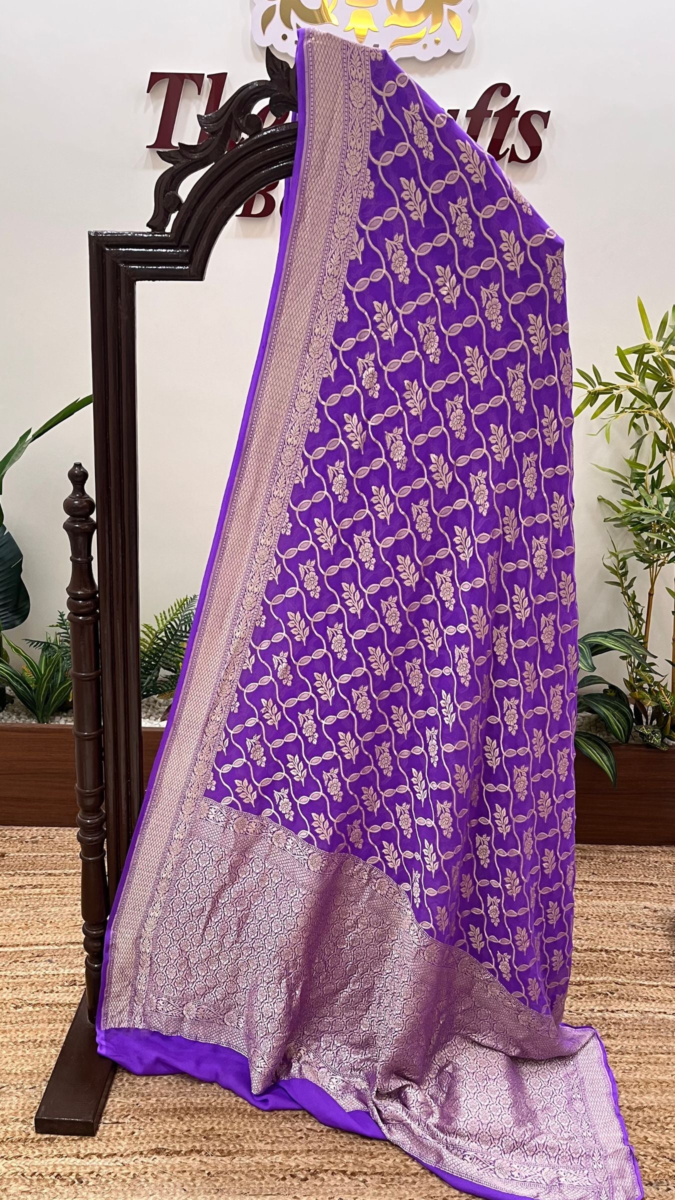 Khaddi Georgette Handloom Banarasi Saree - Water Zari