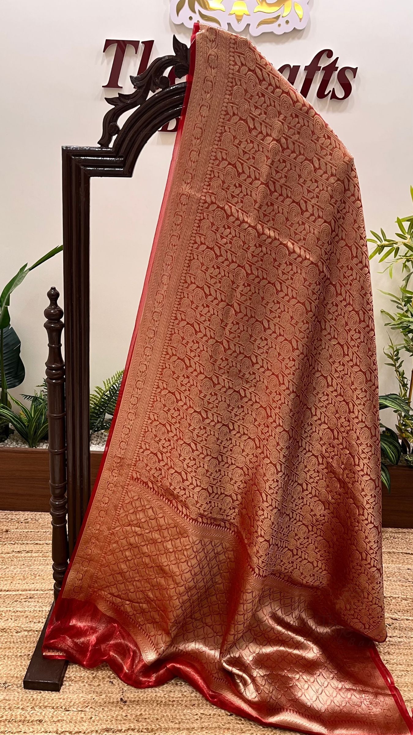 Pure Tissue Brocade Banarasi Saree