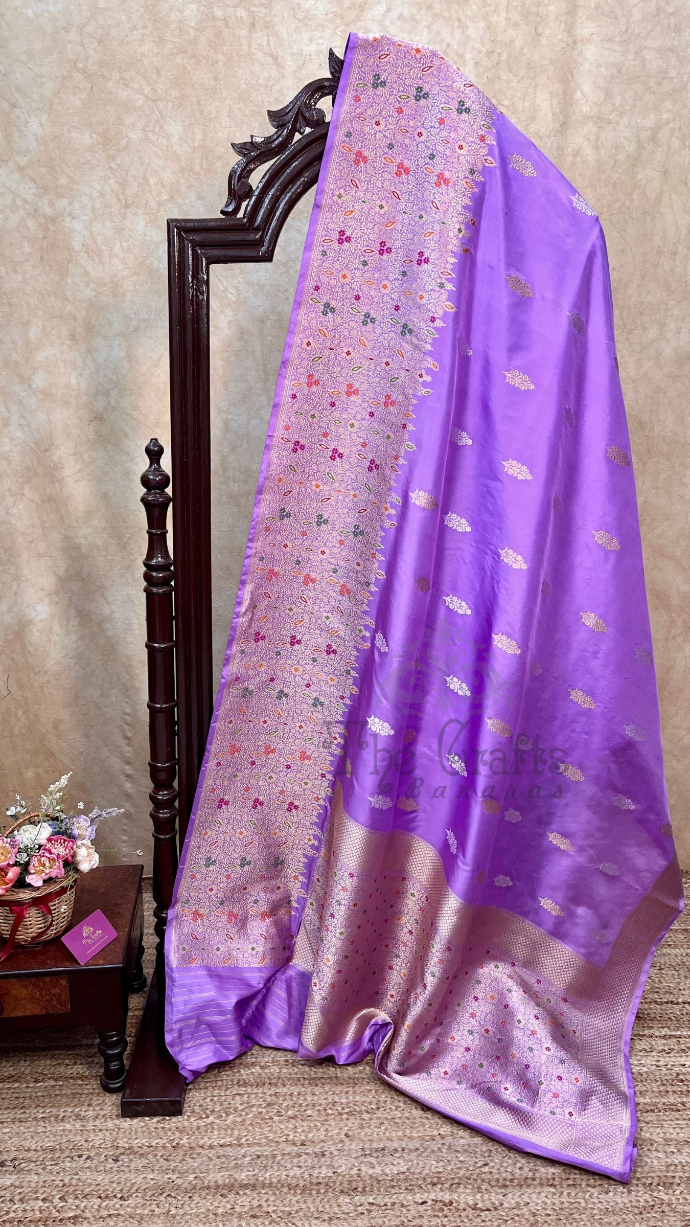 Pure Katan Silk Handloom Banarasi Saree - with kadhua motifs
