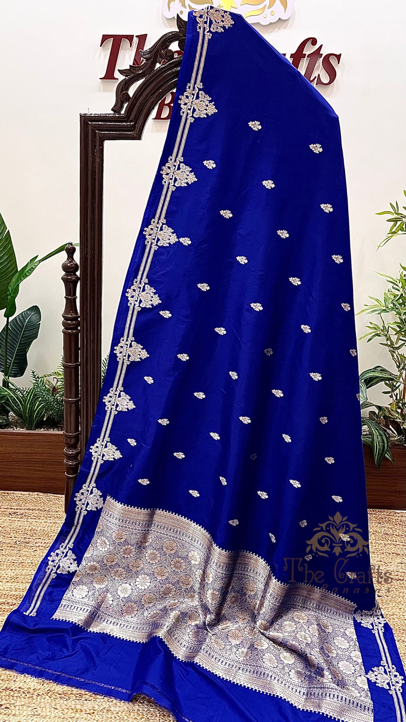Pure Katan Silk Handloom Banarasi Saree - Kadhua Motifs