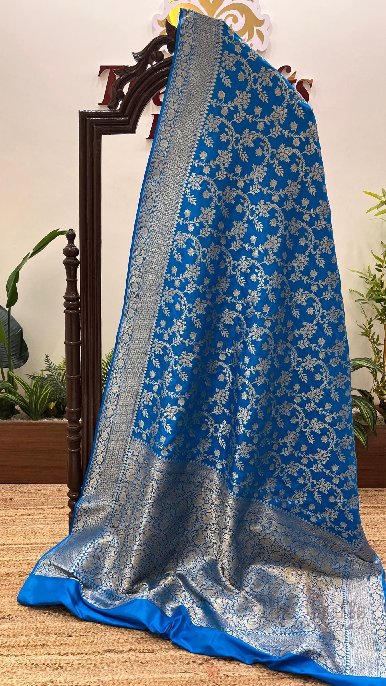 Pure Katan Silk Handloom Banarasi Saree - Jaal work