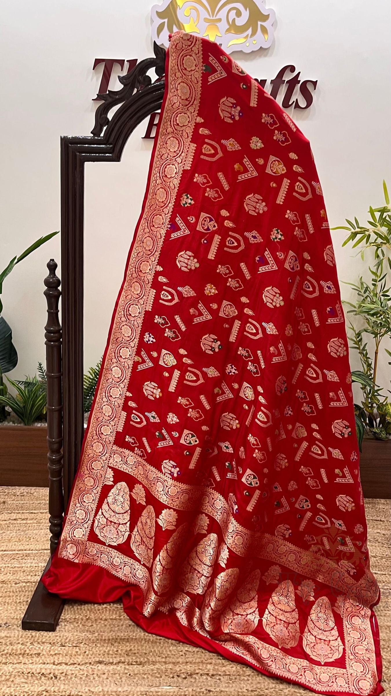 Pure Katan Silk Handloom Banarasi Saree - All over jaal work with meenakari
