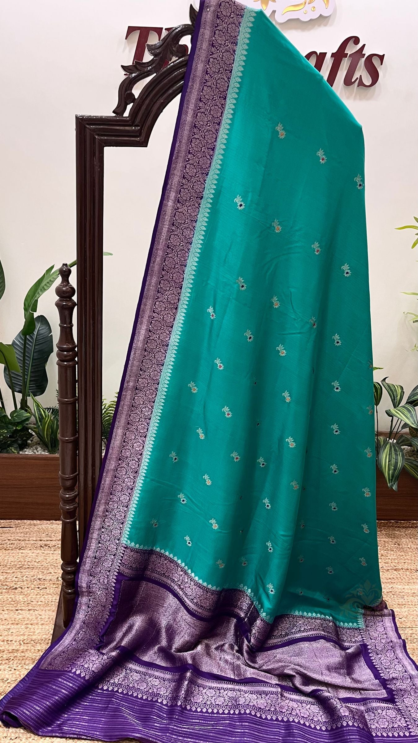 Pure Katan Silk Handloom Banarasi Saree - with Kadhua Meenakari Motifs