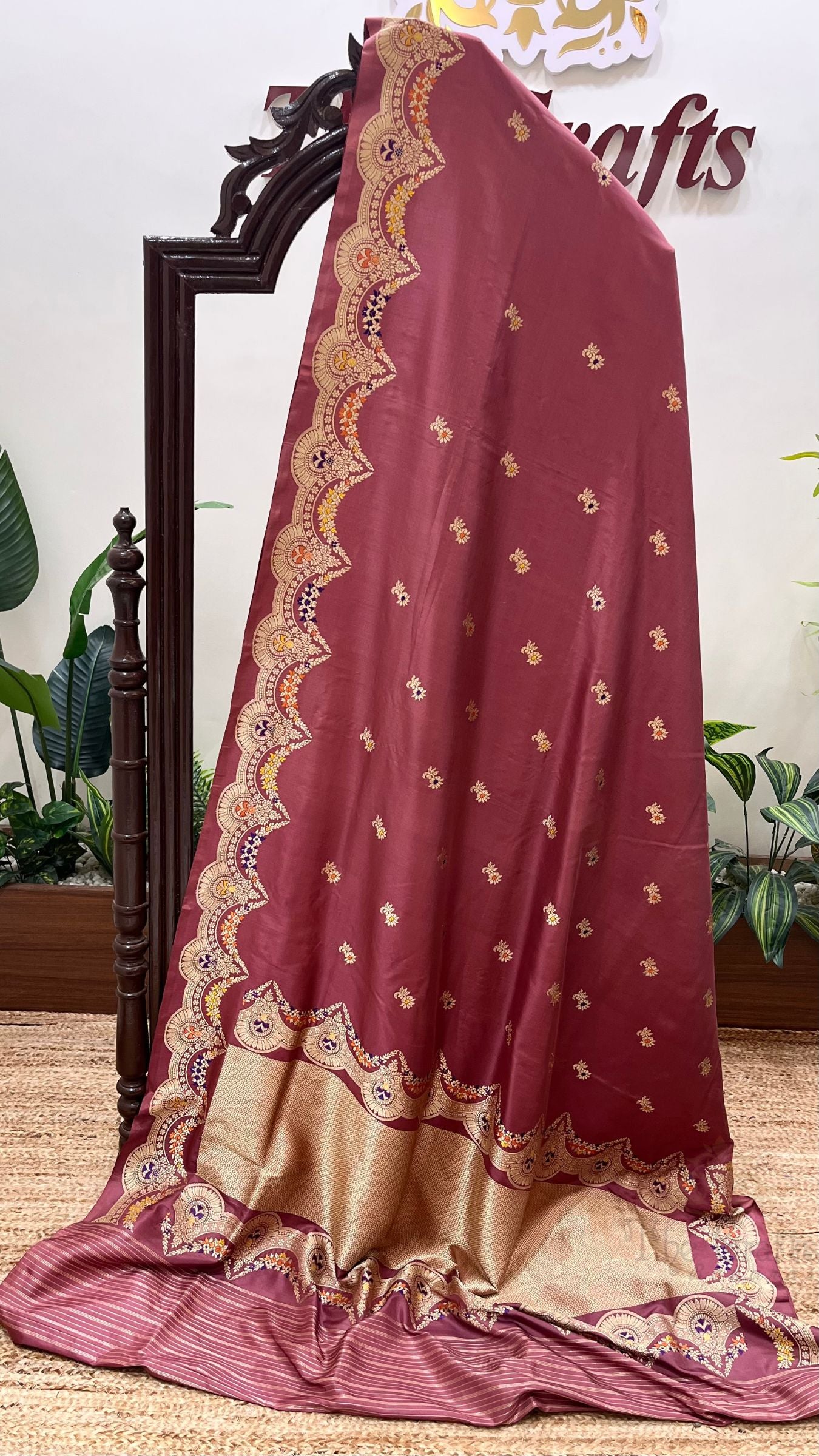 Pure Katan Silk Handloom Banarasi Saree - with Kadhua Meenakari Motifs