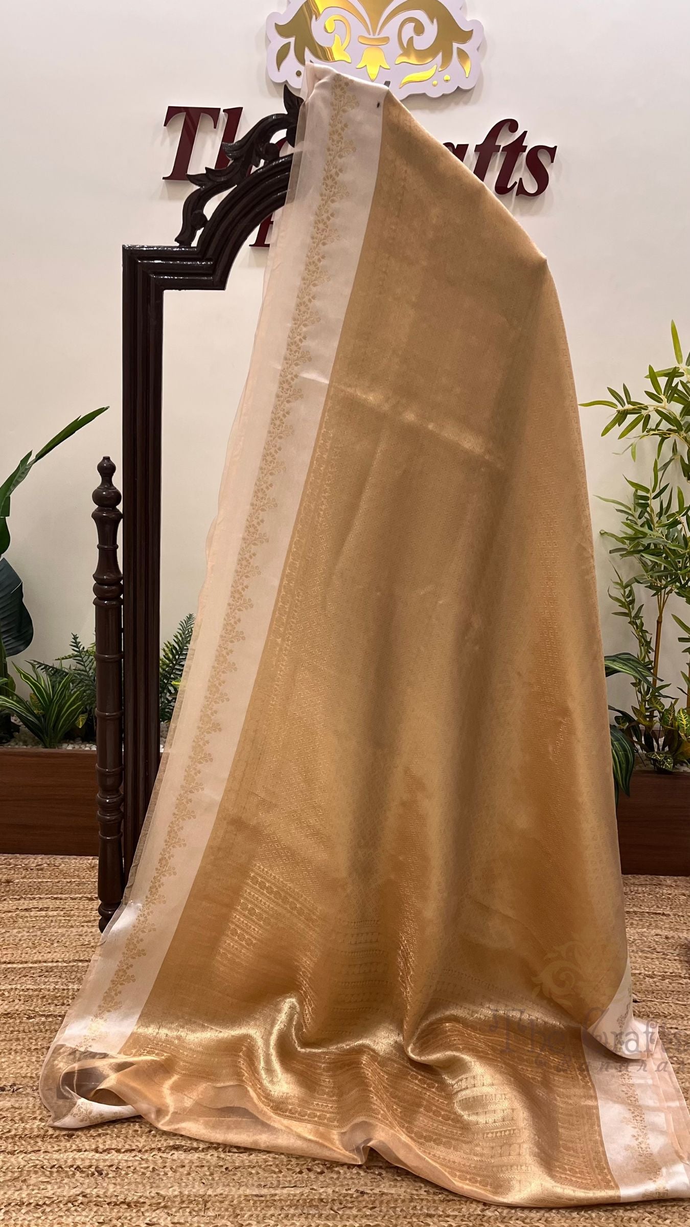 Pure Tissue Silk Brocade Banarasi Saree
