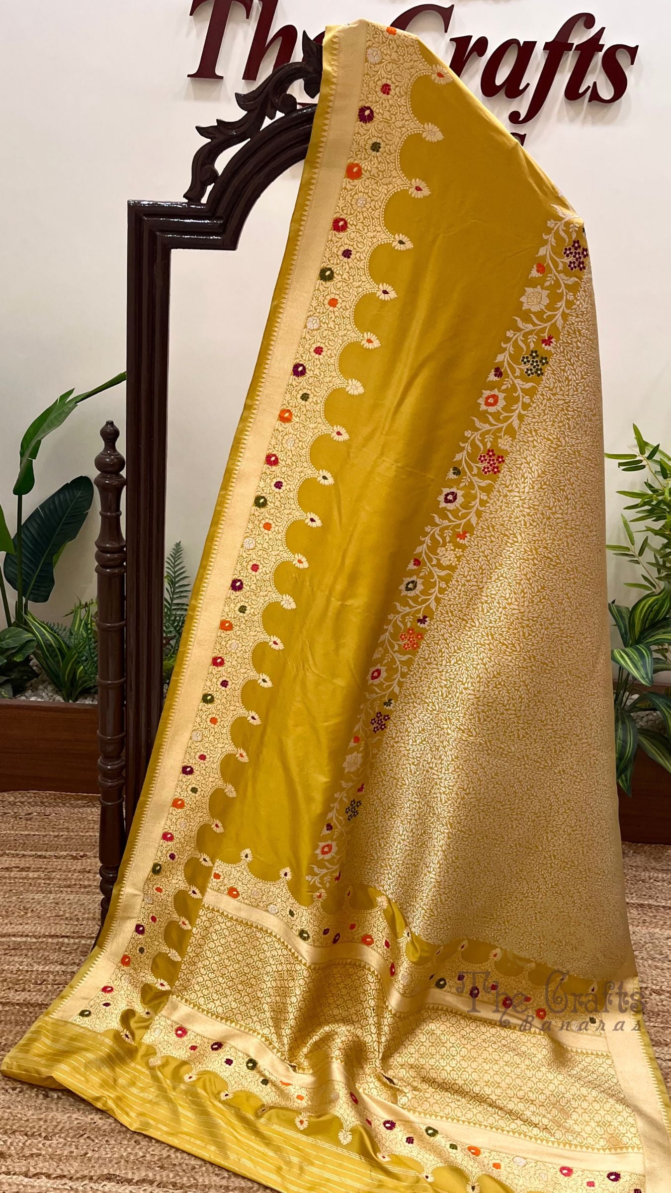 Pure Katan Silk Handloom Banarasi Saree - Kadhua Tanchui Brocade Meena
