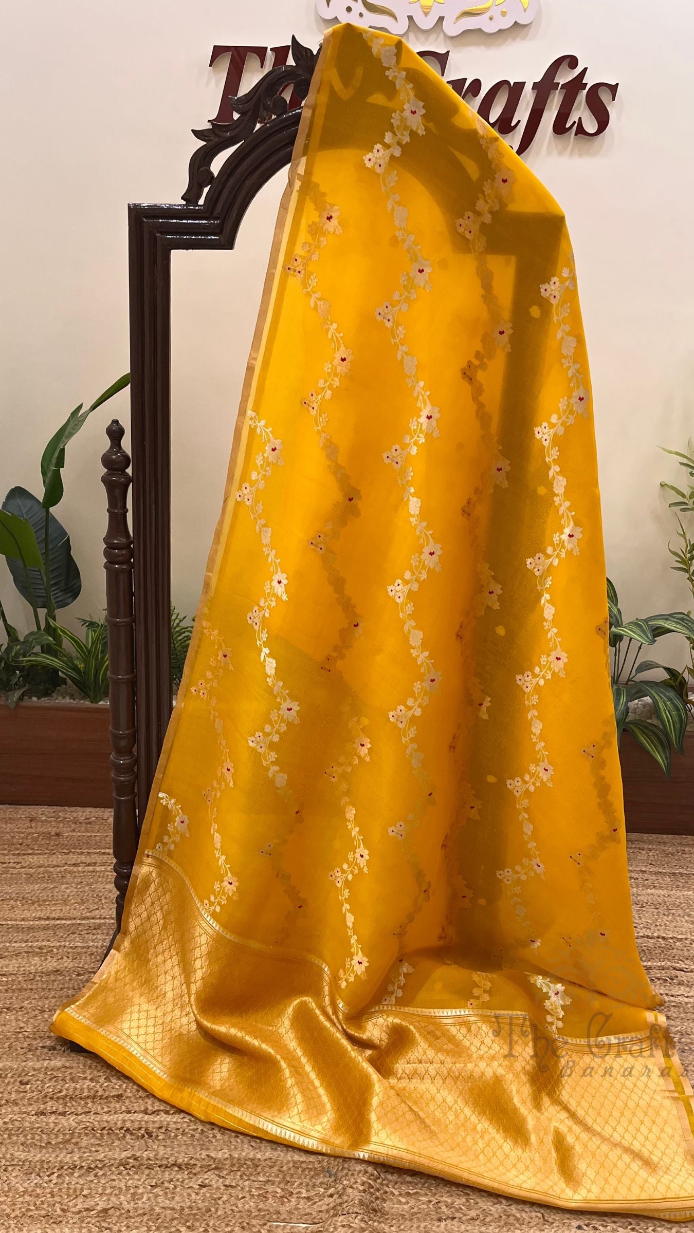 Pure Kora Silk Handloom Banarasi Saree - Kadhua Stripes