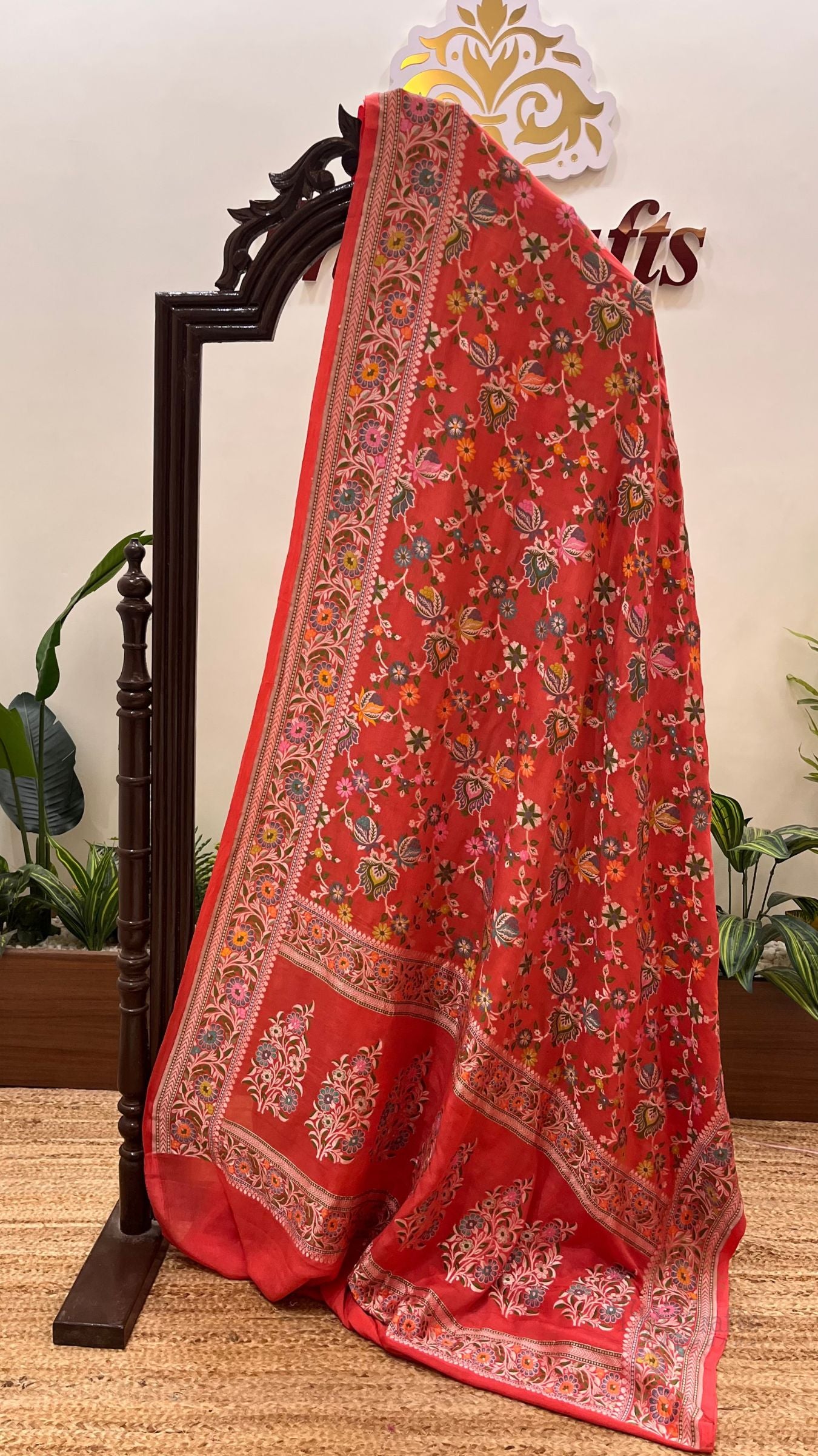 Khaddi Georgette Handloom Banarasi Saree - Jaal with Meenakari
