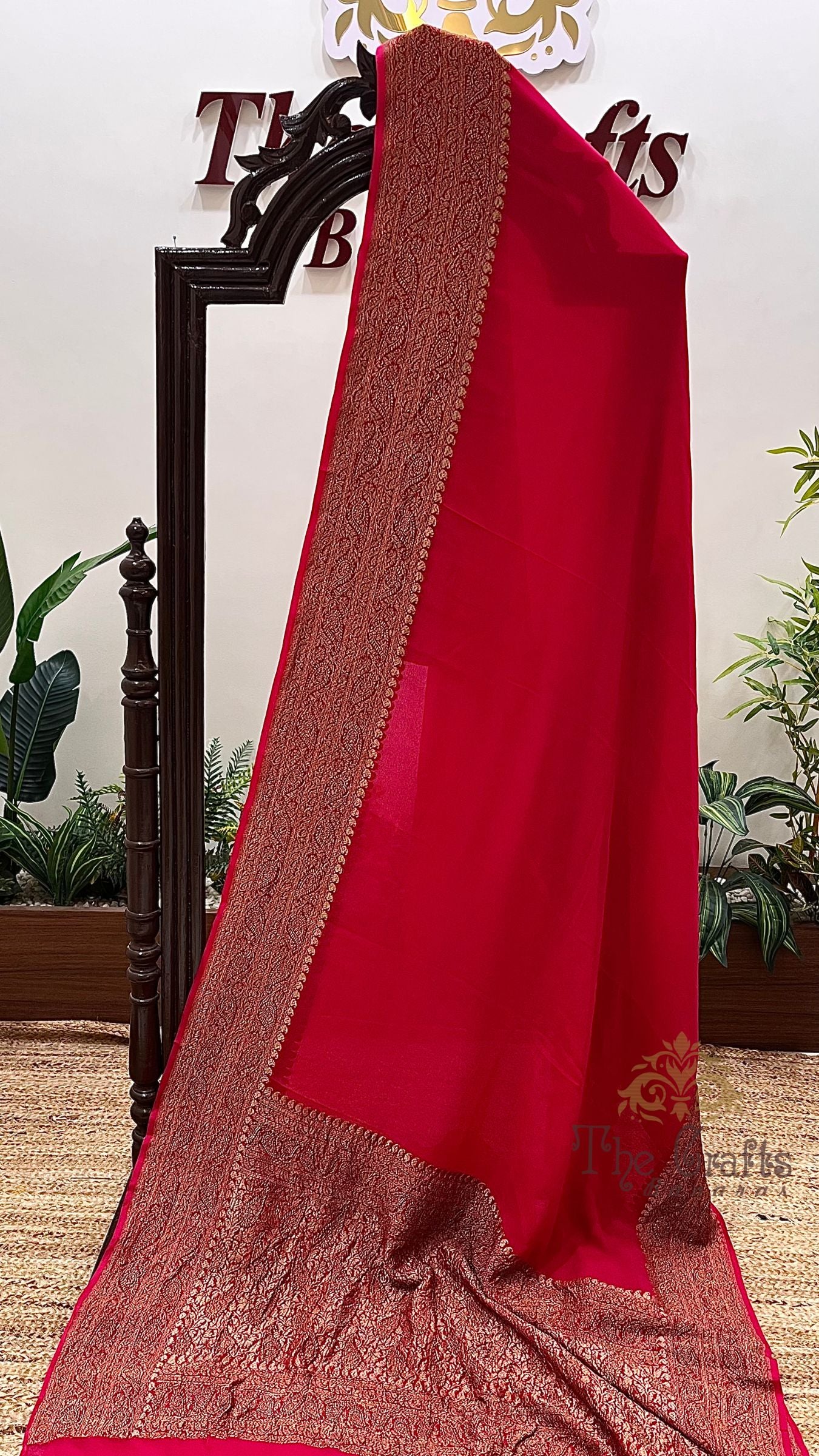 Khaddi Georgette Banarasi Saree - Antique Zari