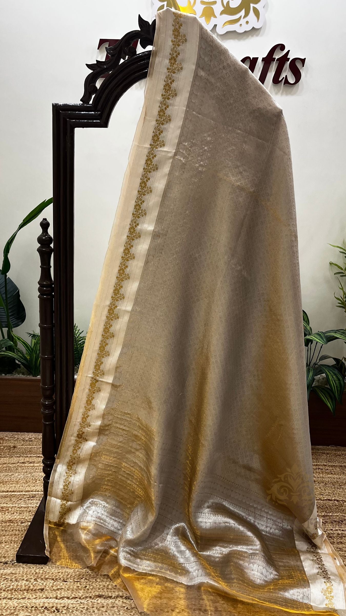 Pure Tissue Silk Brocade Banarasi Saree