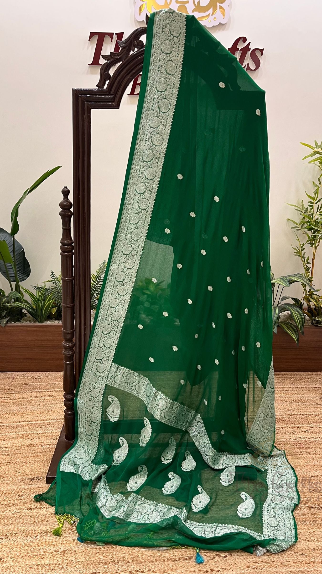 Pure Georgette Handloom Banarasi Saree - Silver Zari